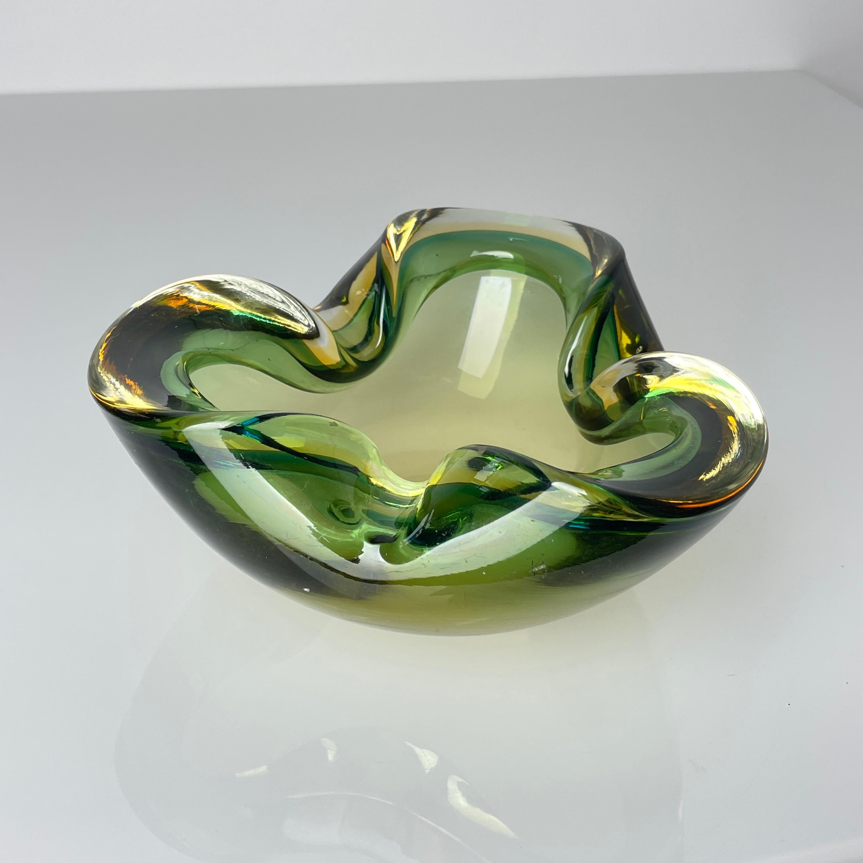 Mid Century Murano geblasenes Glas Aschenbecher / Schale im Angebot 8