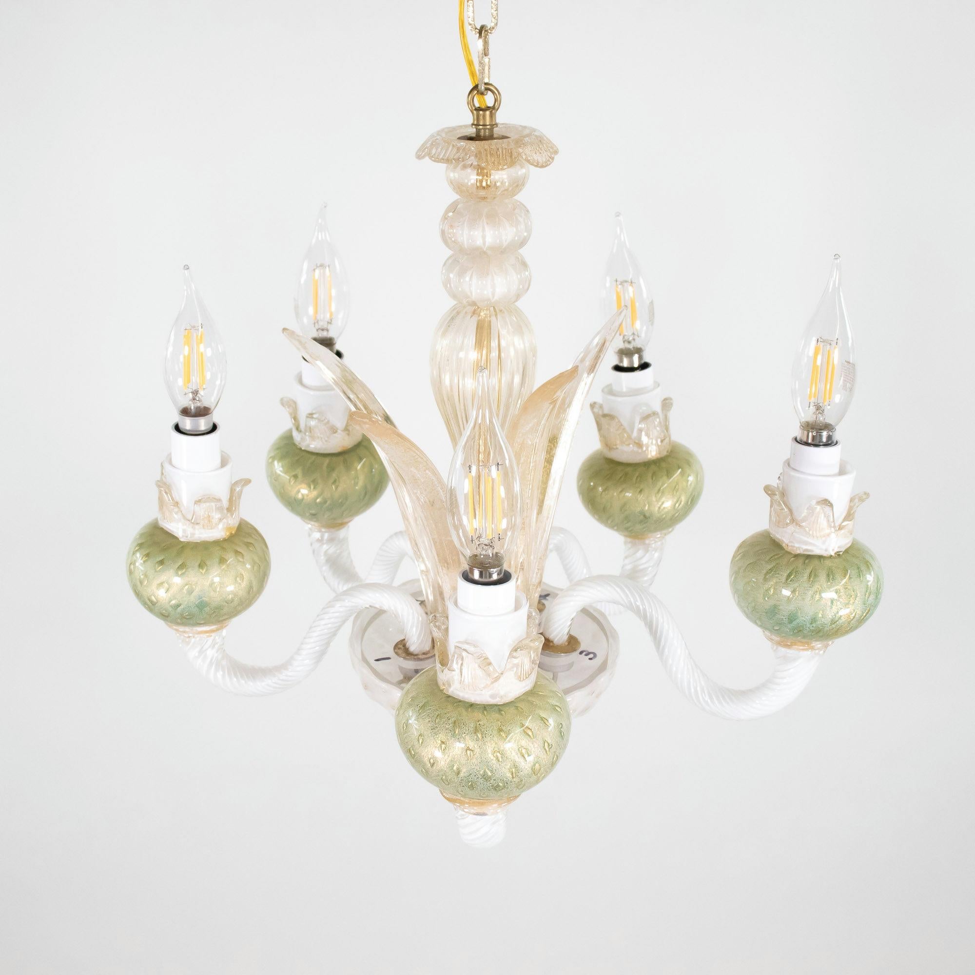 Italiano Lampadario di Murano di metà secolo con melograni verdi in vendita
