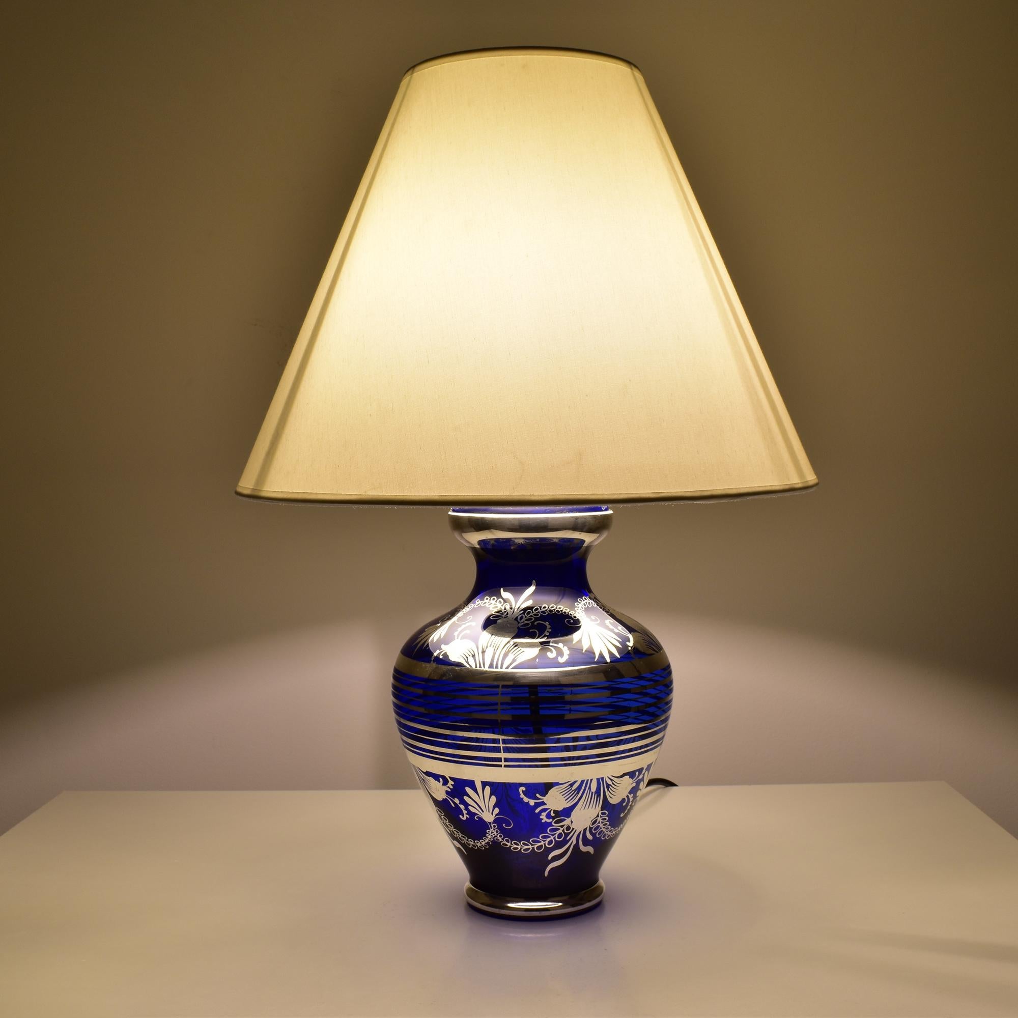 Hand-Crafted Mid-Century Murano Cobalt Blue Glass Table Lamp with Silver Overlay Balboa attr. For Sale
