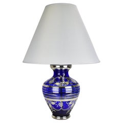 Lampada da tavolo in vetro blu cobalto di Murano di metà secolo con sovrapposizione d'argento Balboa attr.