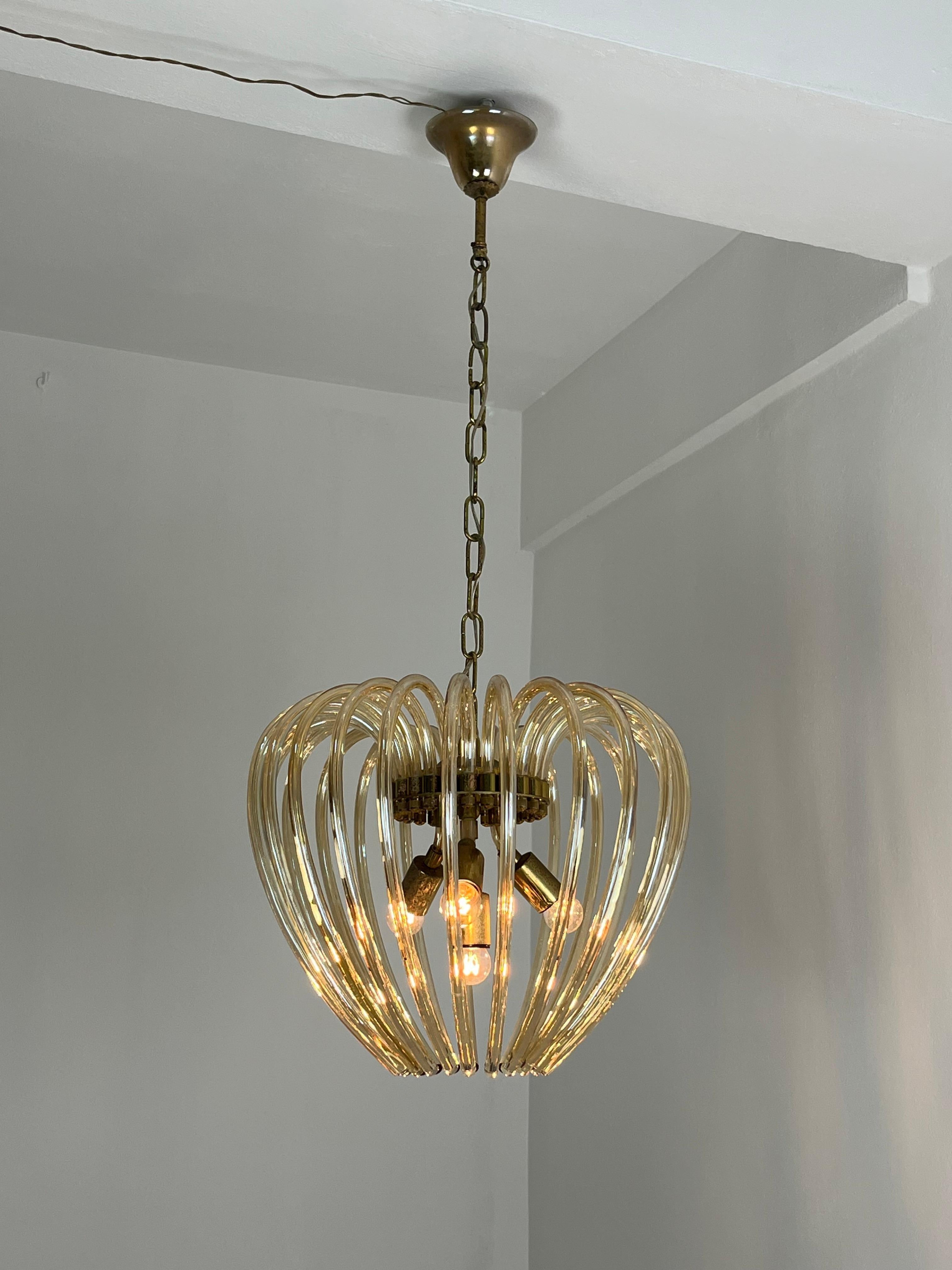 Lampadario a 4 luci in vetro di Murano e ottone della metà del secolo scorso attribuito a Venini, 1950 in vendita 2