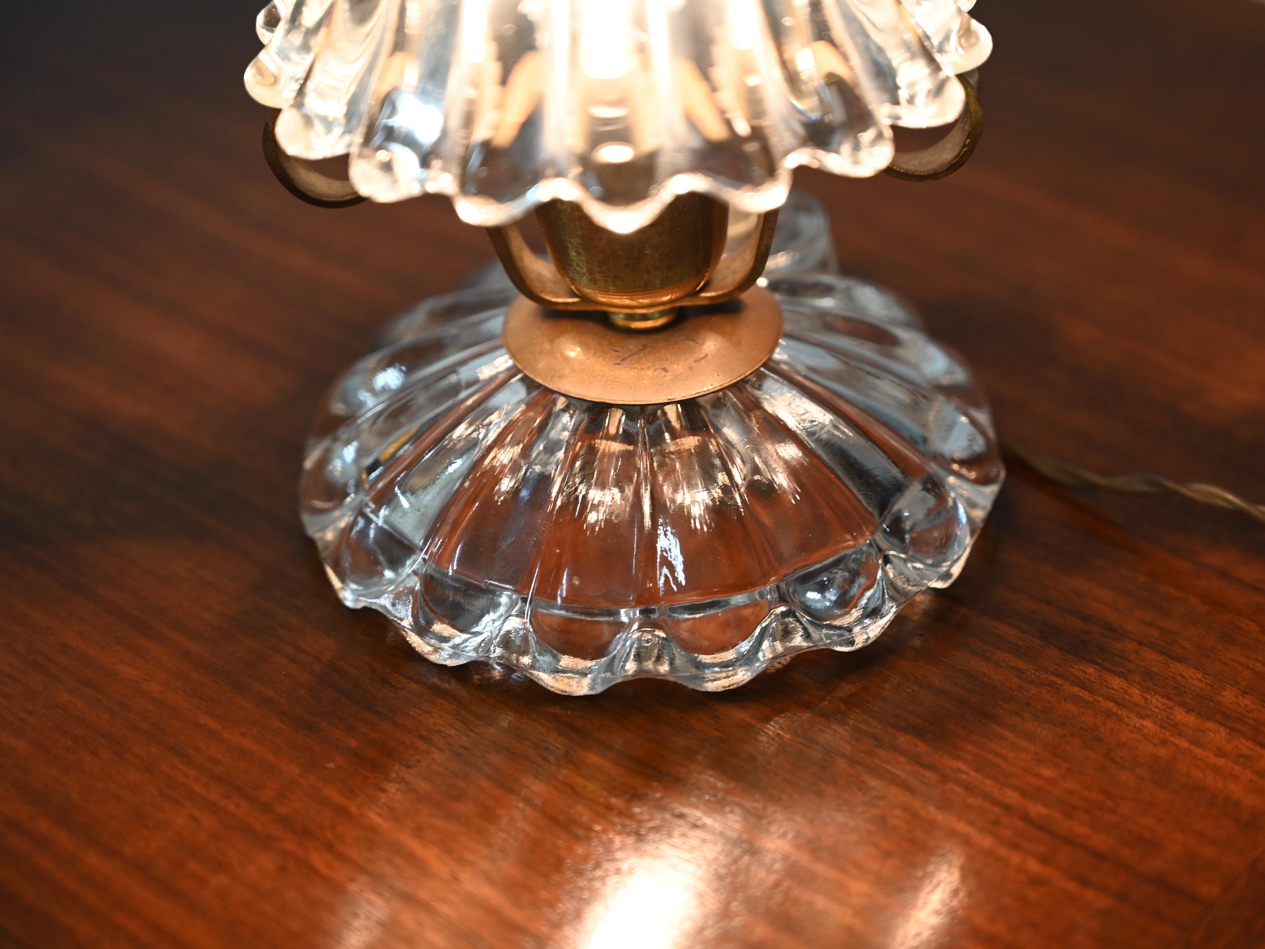 Lámpara de mesa de mediados de siglo en cristal de Murano y latón, Carlo Scarpa, Italia, años 40 Hecho a mano en venta