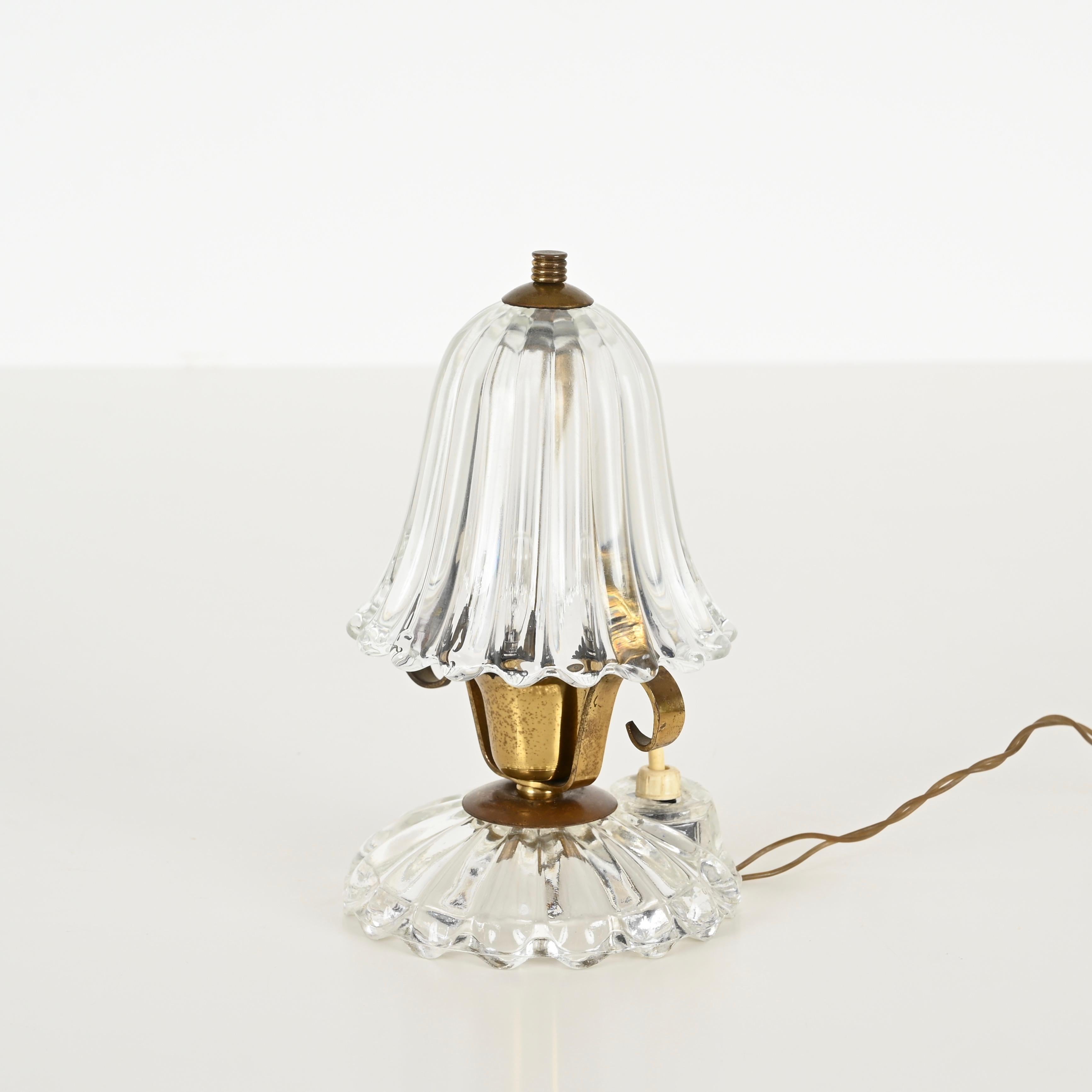 Lámpara de mesa de mediados de siglo en cristal de Murano y latón, Carlo Scarpa, Italia, años 40 siglo XX en venta