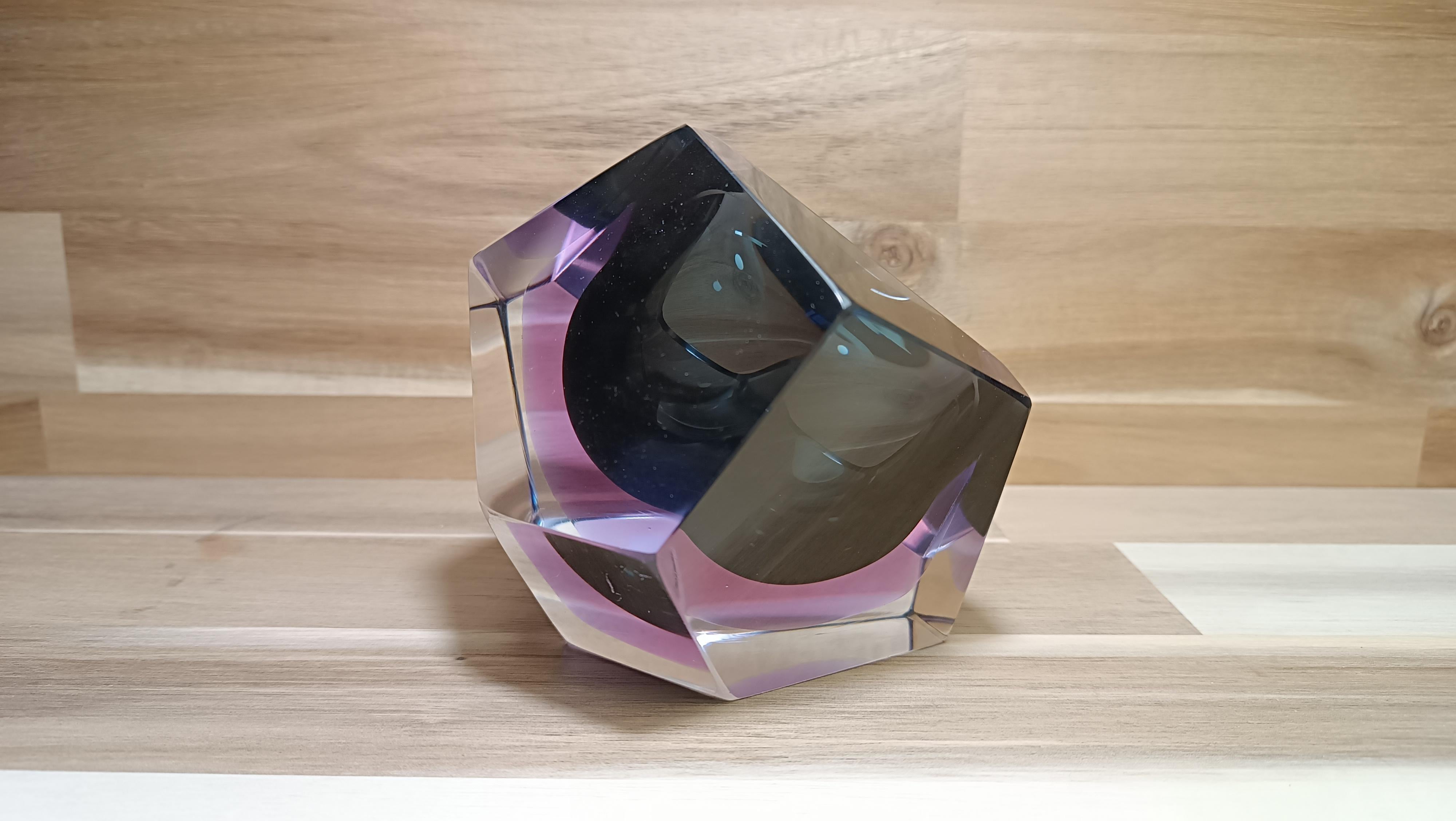 Aschenbecher oder Schale aus Muranoglas aus der Mitte des Jahrhunderts von Flavio Poli, facettiertes Muranoglas (20. Jahrhundert) im Angebot