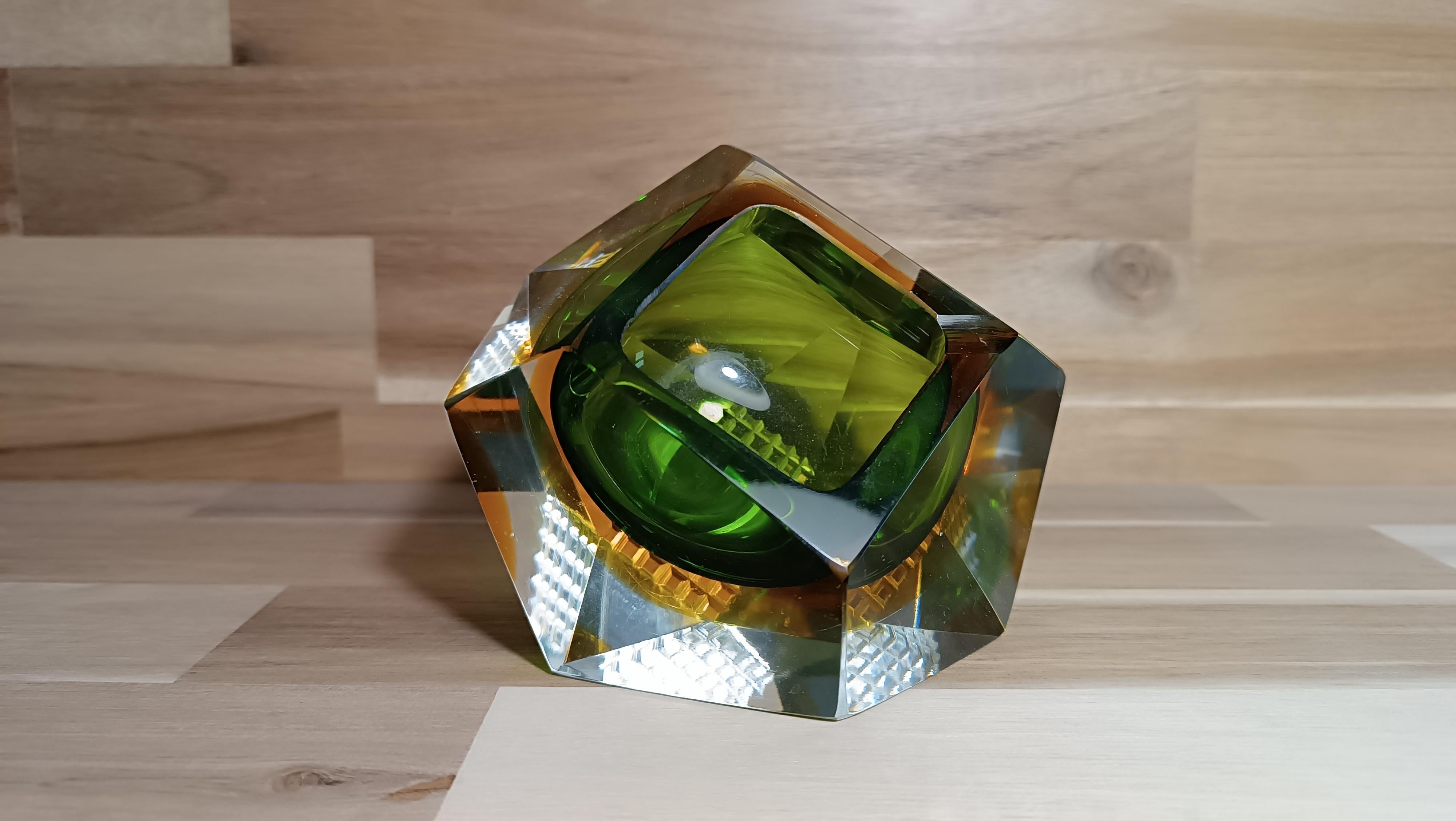 Cenicero o cuenco de cristal de Murano de mediados de siglo de Flavio Poli, cristal de Murano facetado Vidrio en venta