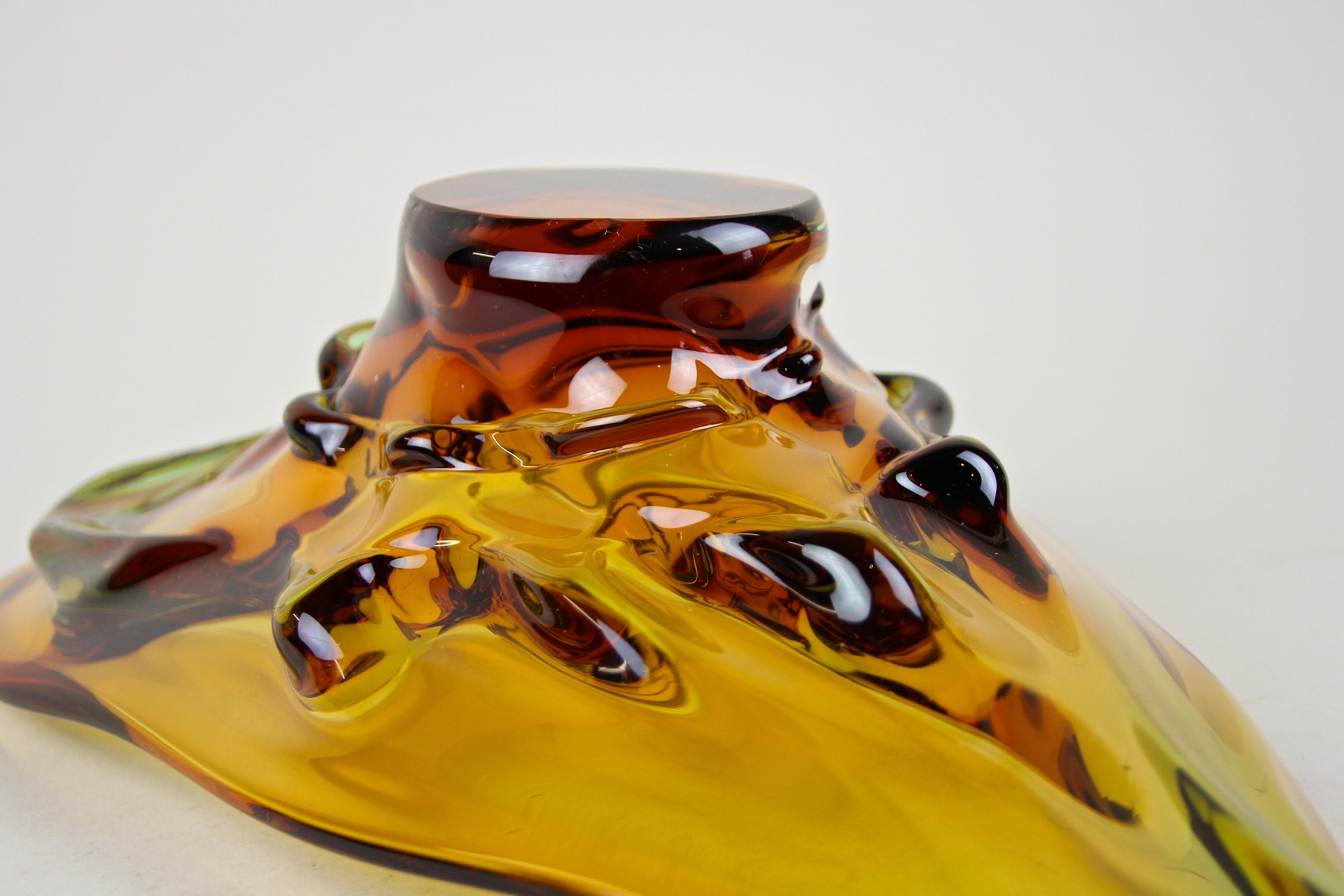 Mid-Century Murano Glass Bowl Amber Colored, Italy, circa 1960/70 For Sale 7