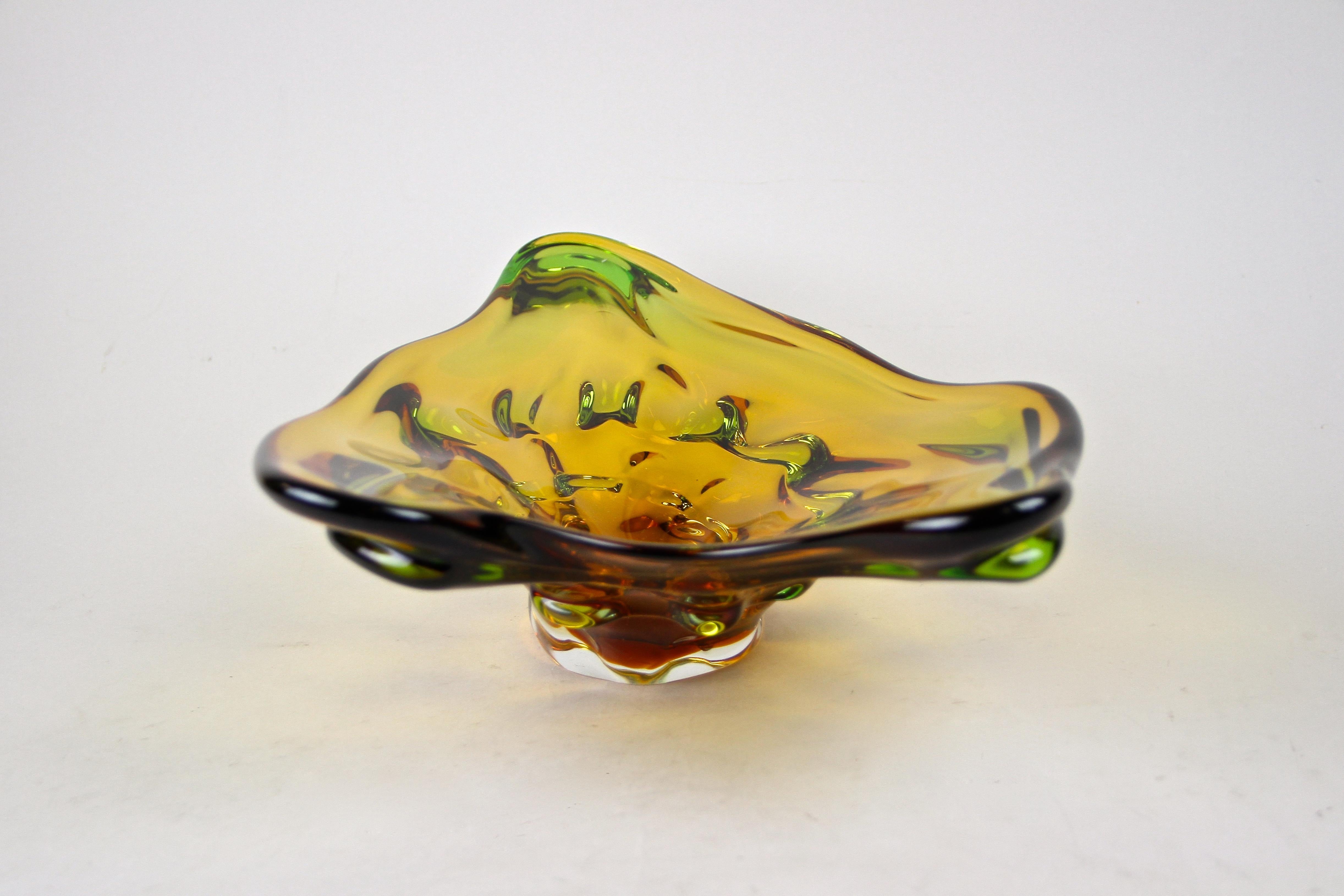 Mid-Century Modern Mid-Century Murano Glass Bowl Amber Colored, Italy, circa 1960/70 For Sale