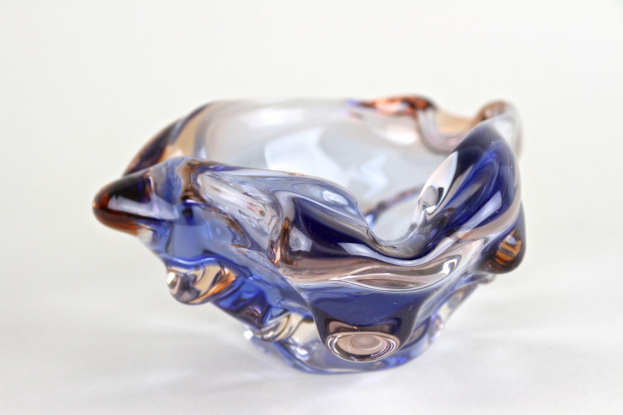 Mid Century Murano Glass Bowl, Blue/ Amber Colored, Italy circa 1960/70 For Sale 8