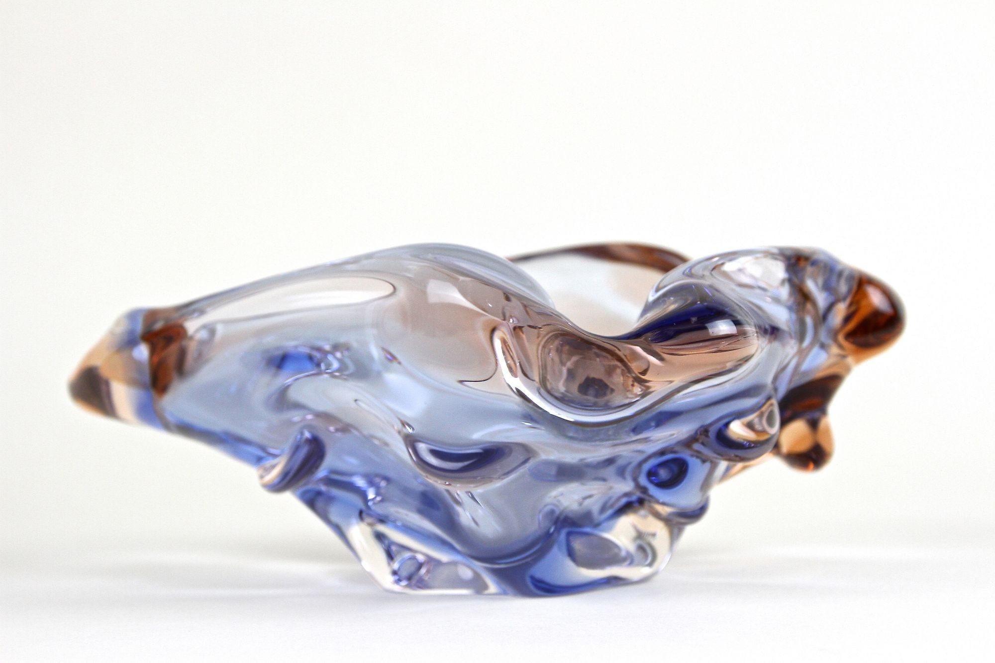Mid Century Murano Glass Bowl, Blue/ Amber Colored, Italy circa 1960/70 For Sale 9