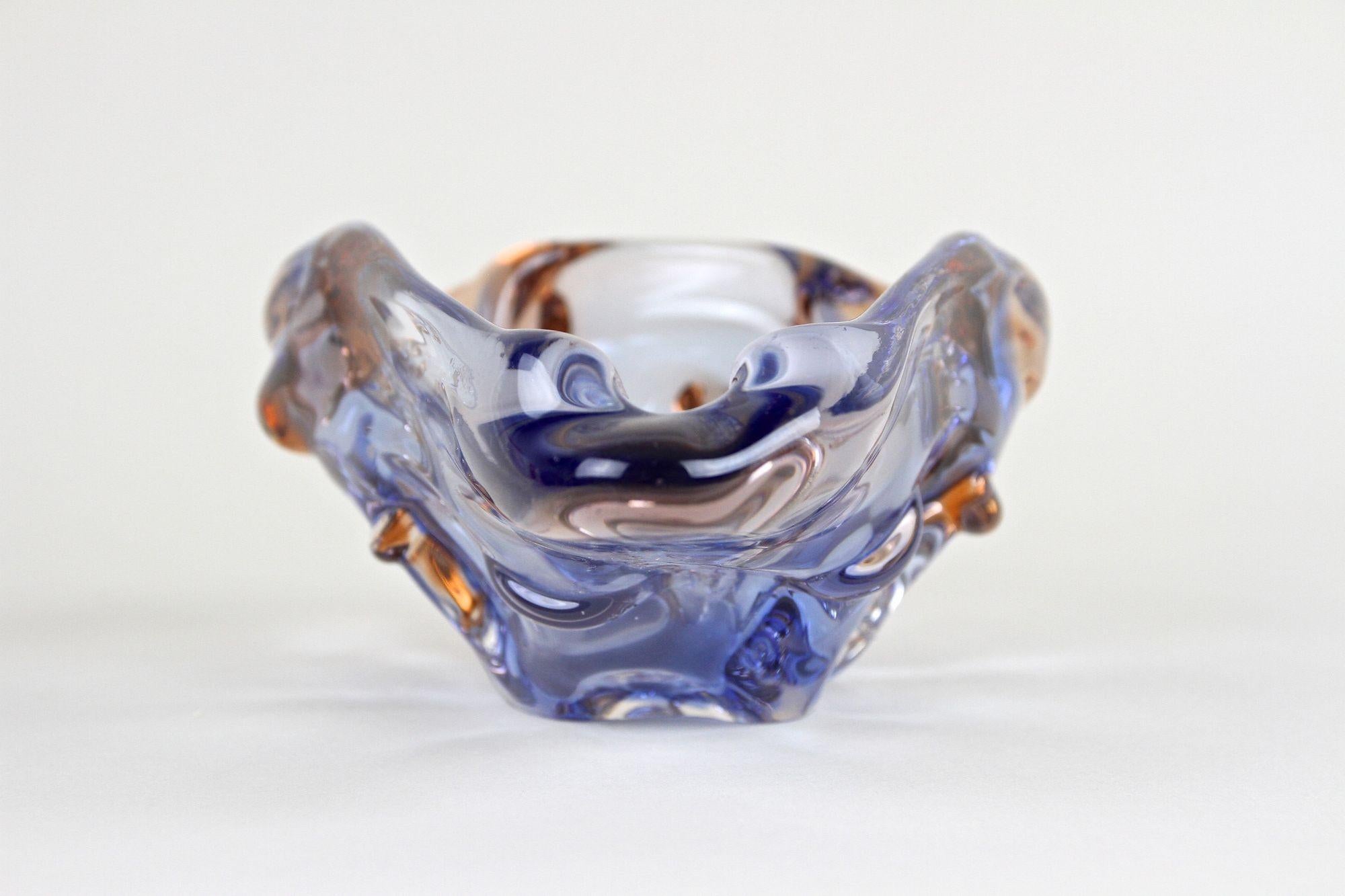 Mid Century Murano Glass Bowl, Blue/ Amber Colored, Italy circa 1960/70 For Sale 2