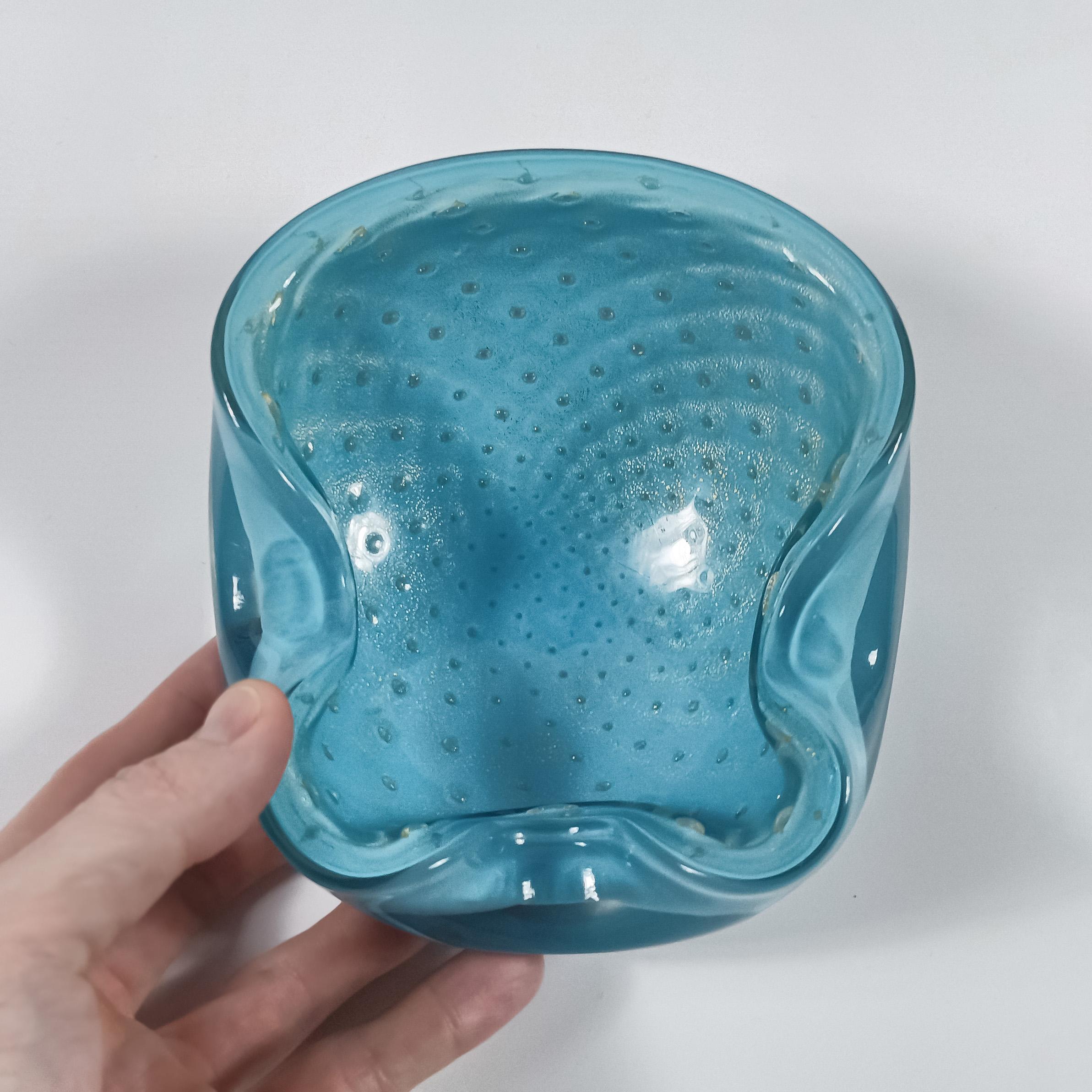 Cuenco de cristal de Murano de mediados de siglo de Alfredo Barbini, azul pálido con polveri dorado en Bueno estado para la venta en Glasgow, GB