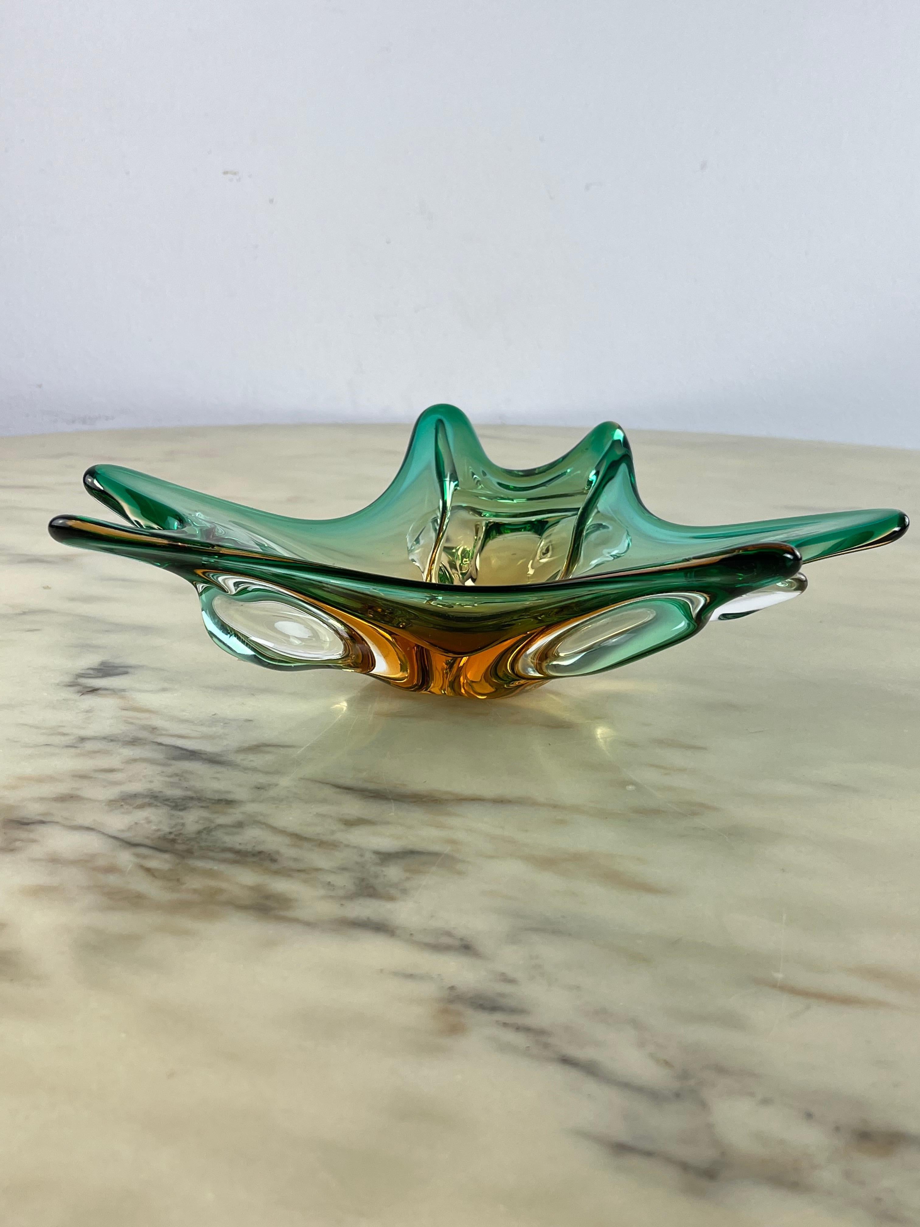 Mid-20th Century Mid-Century Murano Glass Bowl Italian Design 1960s For Sale