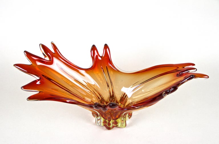 Mid-Century Murano Glass Bowl Orange/ Red Tones, Italy, circa 1960/70 For Sale 8
