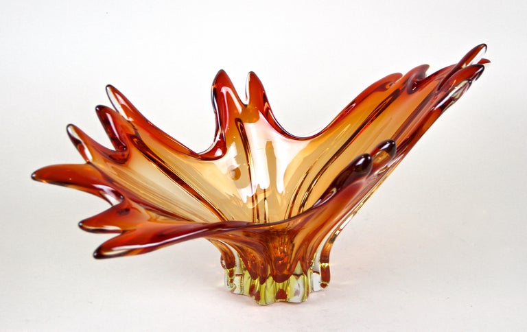 Mid-Century Murano Glass Bowl Orange/ Red Tones, Italy, circa 1960/70 For Sale 9