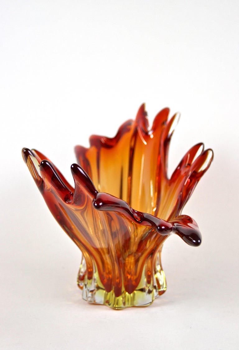 Mid-Century Murano Glass Bowl Orange/ Red Tones, Italy, circa 1960/70 In Good Condition For Sale In Lichtenberg, AT