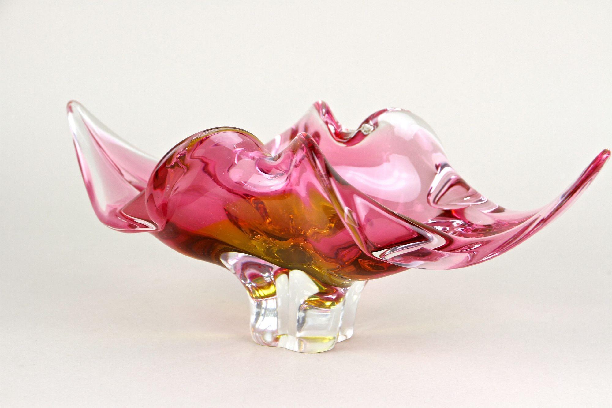 Cuenco de cristal de Murano de mediados de siglo Rosa/Amarillo, Italia ca. 1960 en venta 2