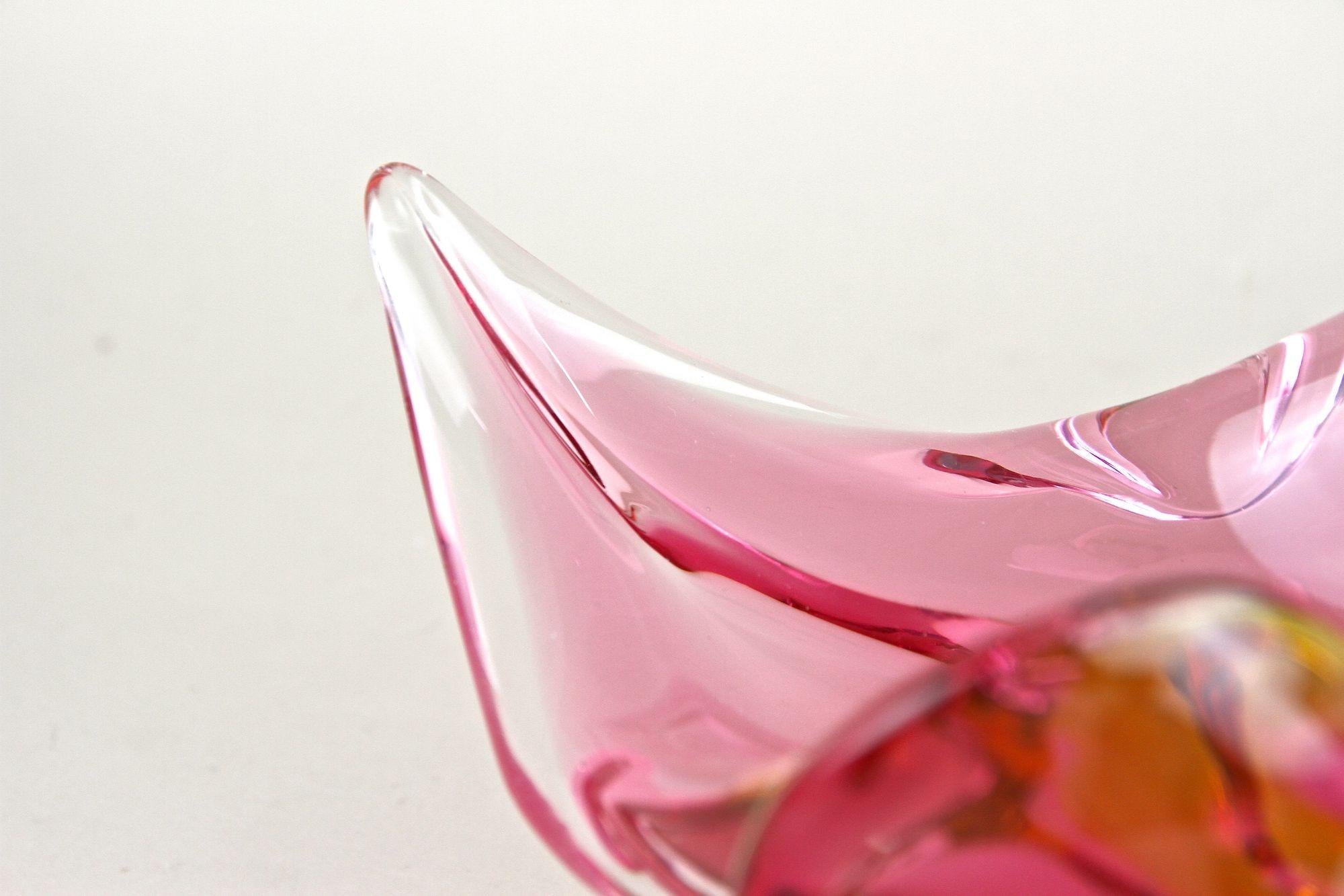 Cuenco de cristal de Murano de mediados de siglo Rosa/Amarillo, Italia ca. 1960 en venta 4