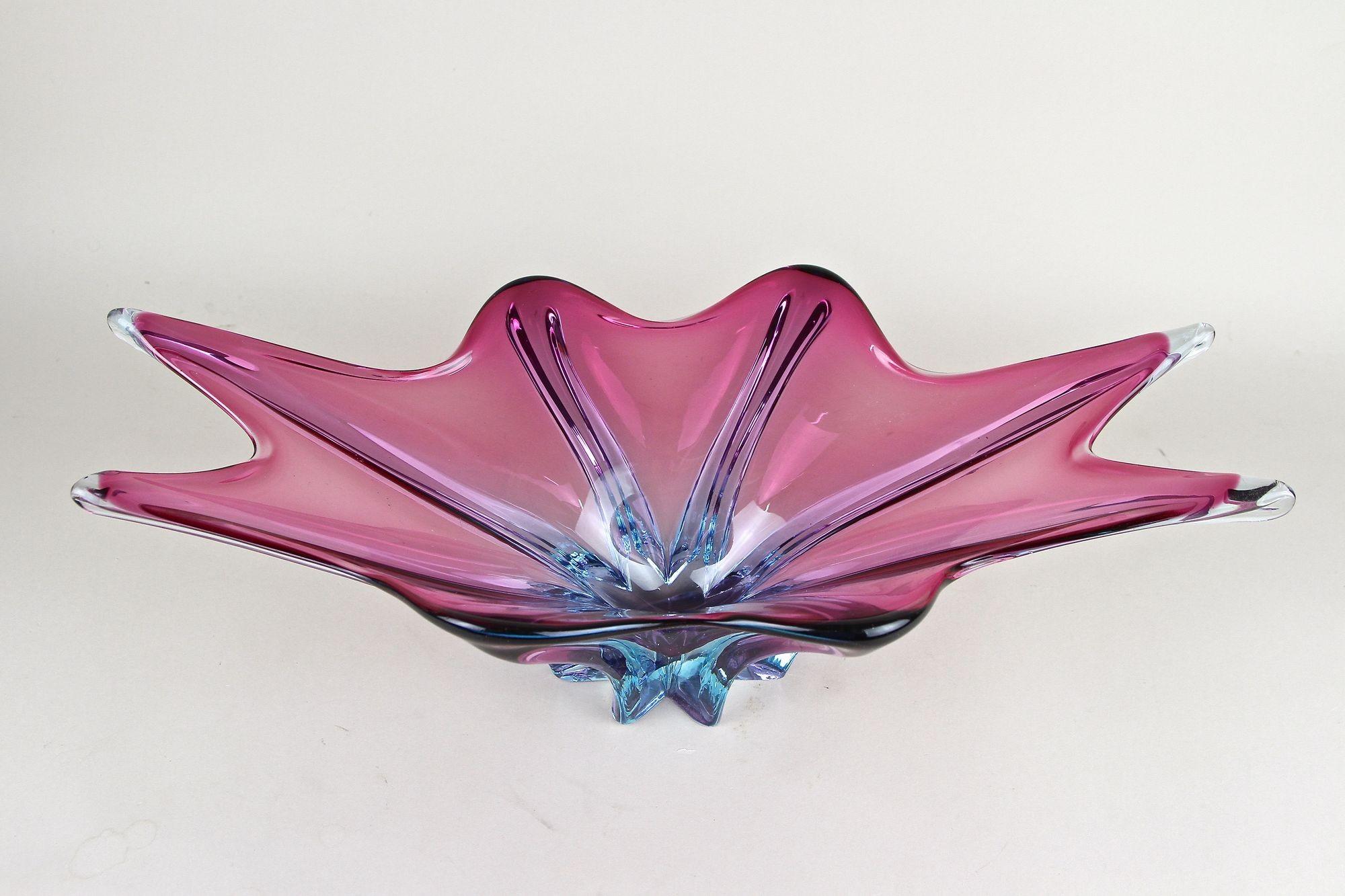 Murano-Glasschale aus der Mitte des Jahrhunderts, lila/blaue Töne, Italien ca. 1960 (Italienisch) im Angebot
