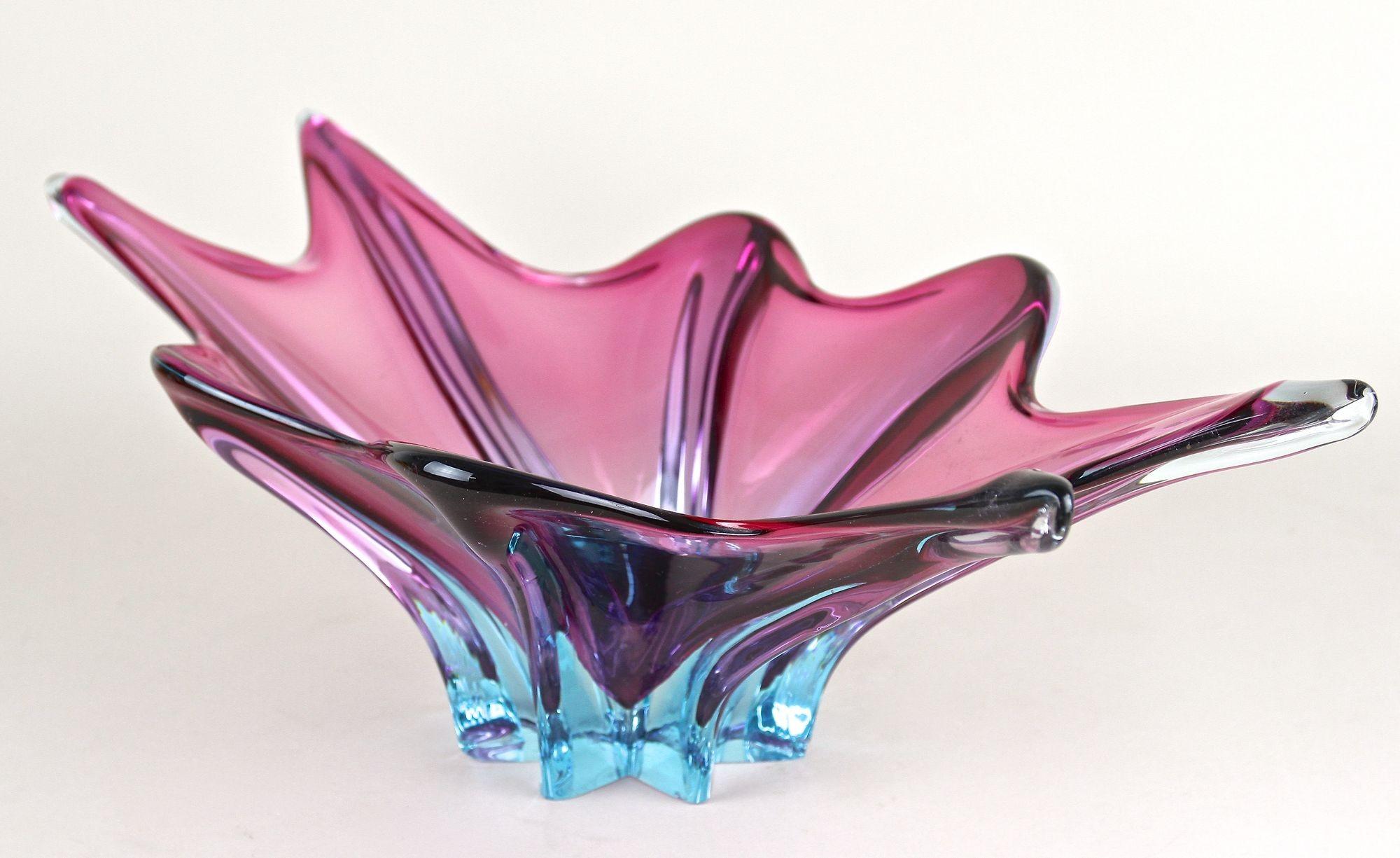 Murano-Glasschale aus der Mitte des Jahrhunderts, lila/blaue Töne, Italien ca. 1960 (Handgefertigt) im Angebot