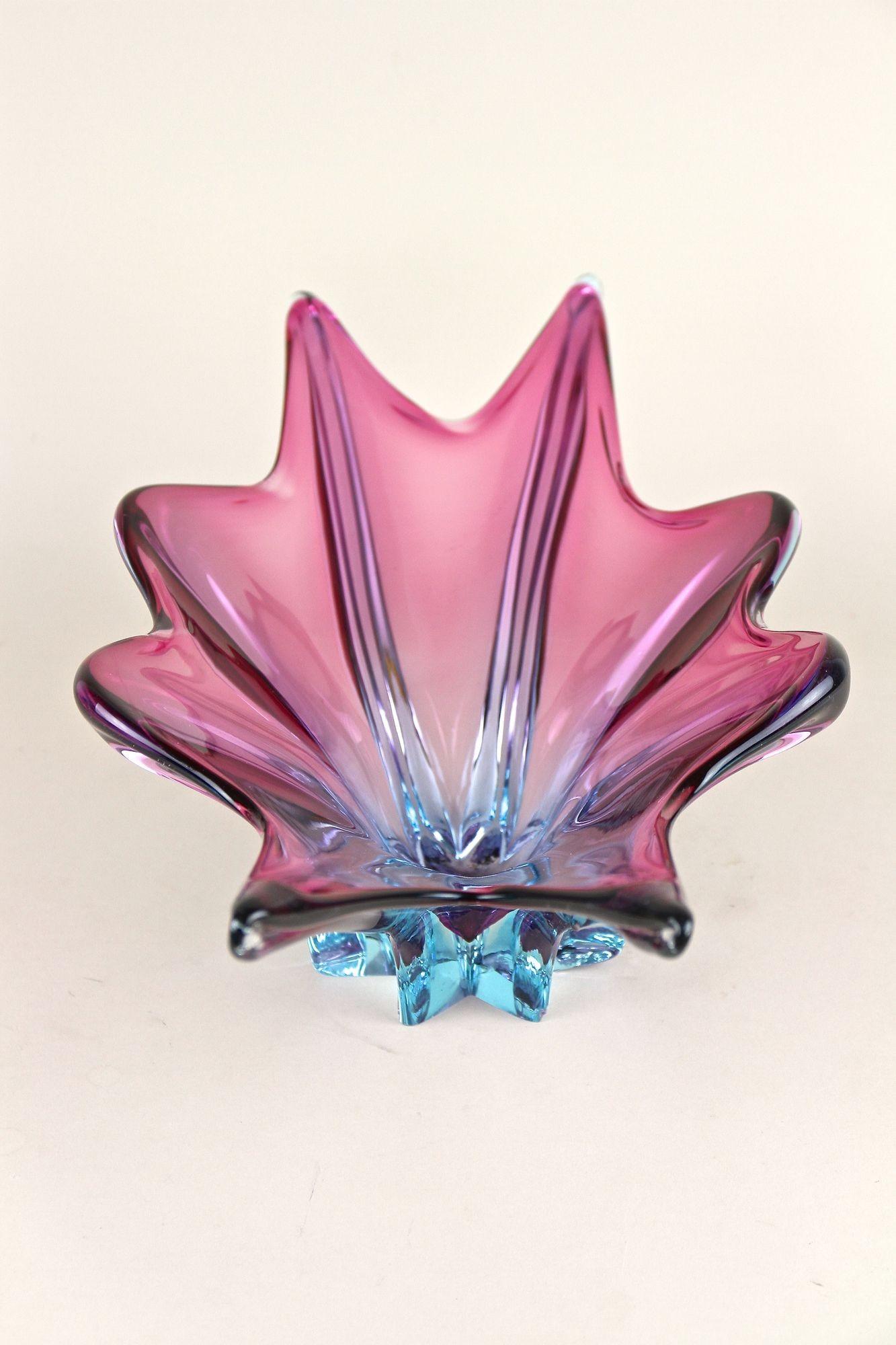 Murano-Glasschale aus der Mitte des Jahrhunderts, lila/blaue Töne, Italien ca. 1960 (20. Jahrhundert) im Angebot