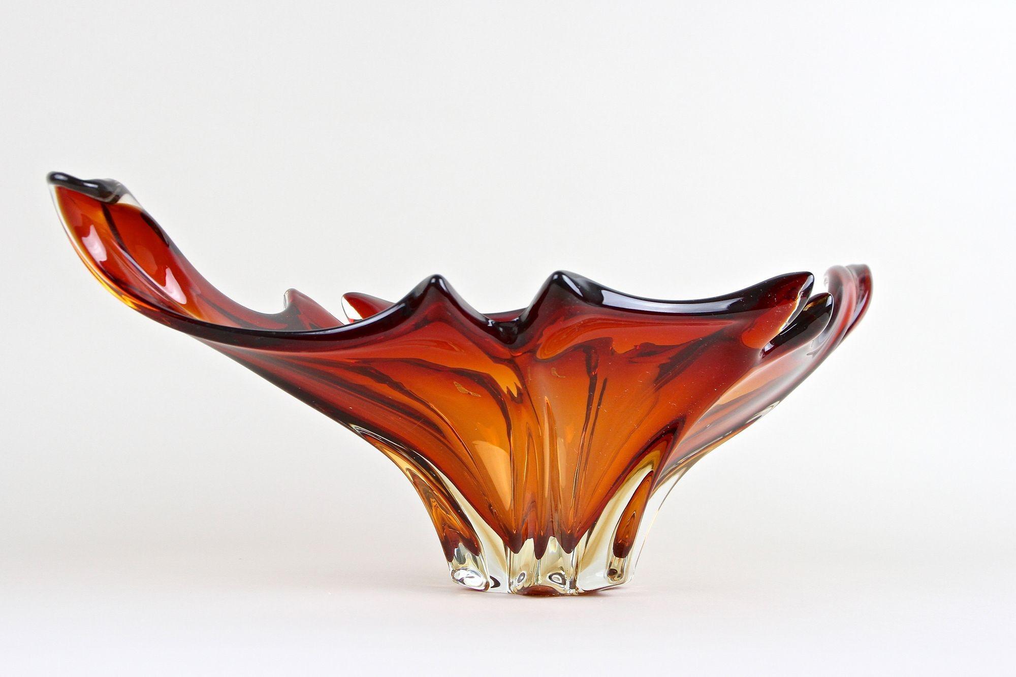 Mid-Century Murano Glass Bowl - Red/ Orange Tones, Italy, circa 1960/70 For Sale 9