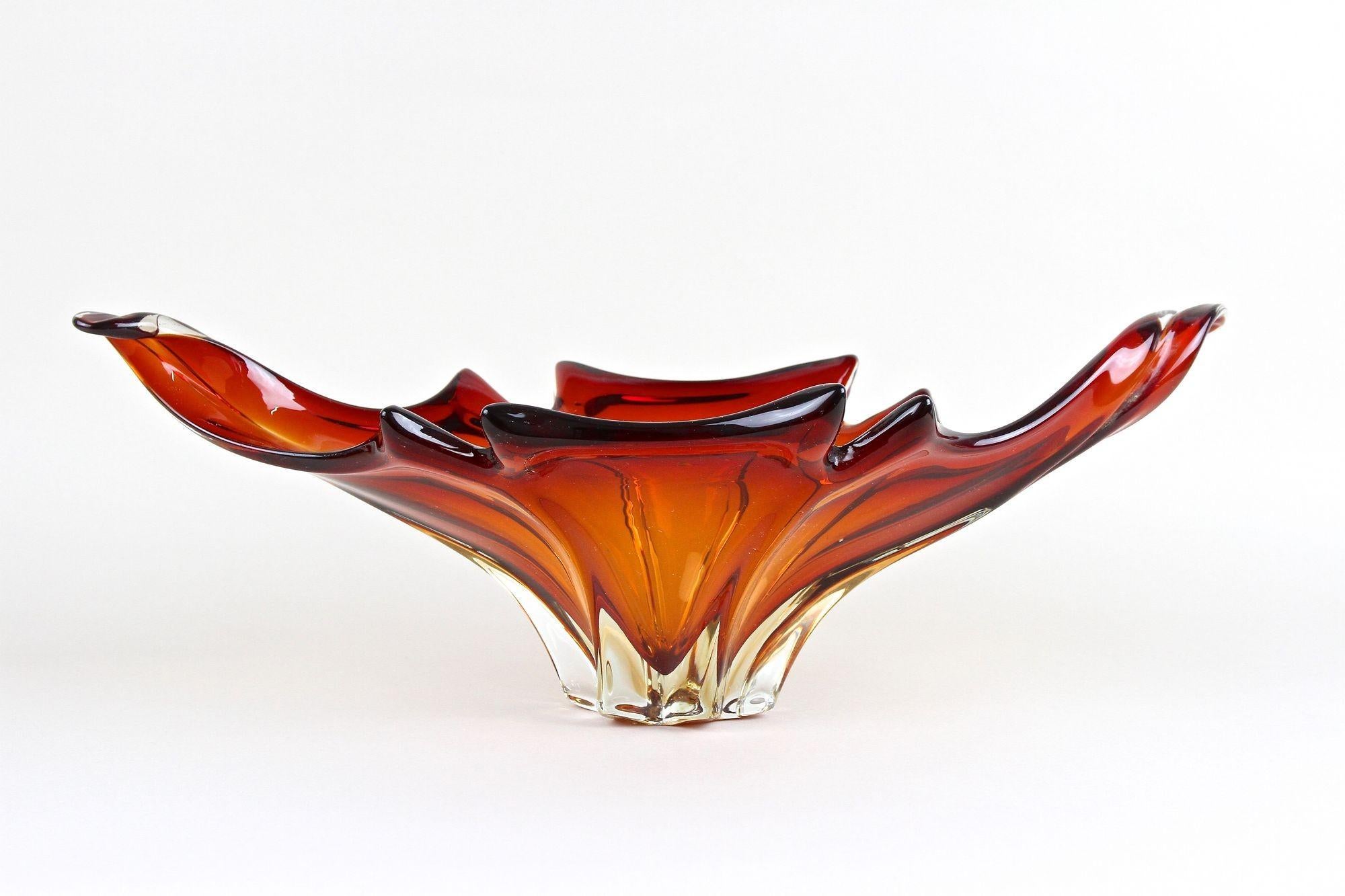 Murano-Glasschale aus der Jahrhundertmitte - Rot/Orange-Töne, Italien, um 1960/70 (Muranoglas)