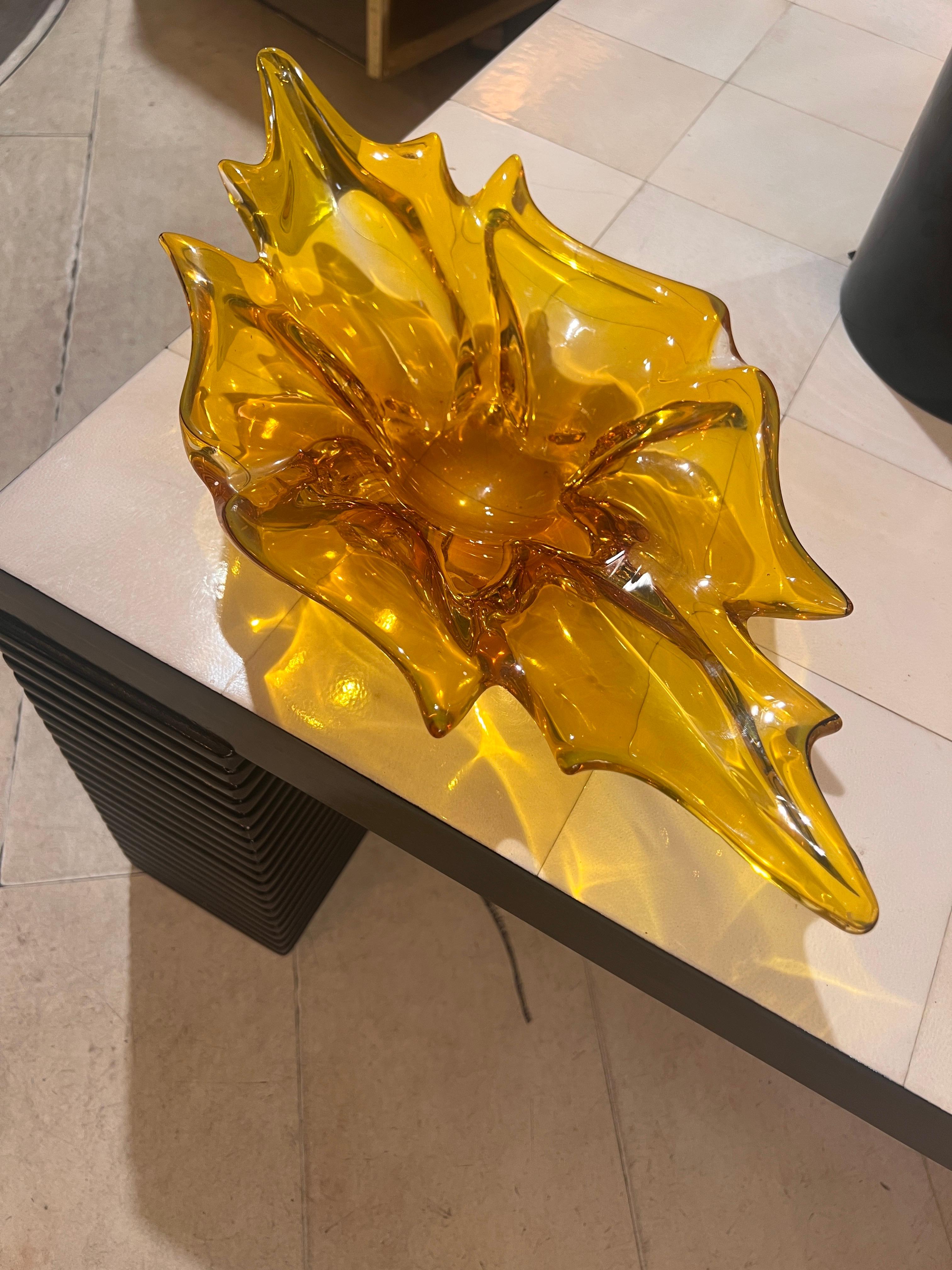 Centre de table en verre de Murano du milieu du siècle dans les tons ambrés Design italien, années 1960. en vente 1