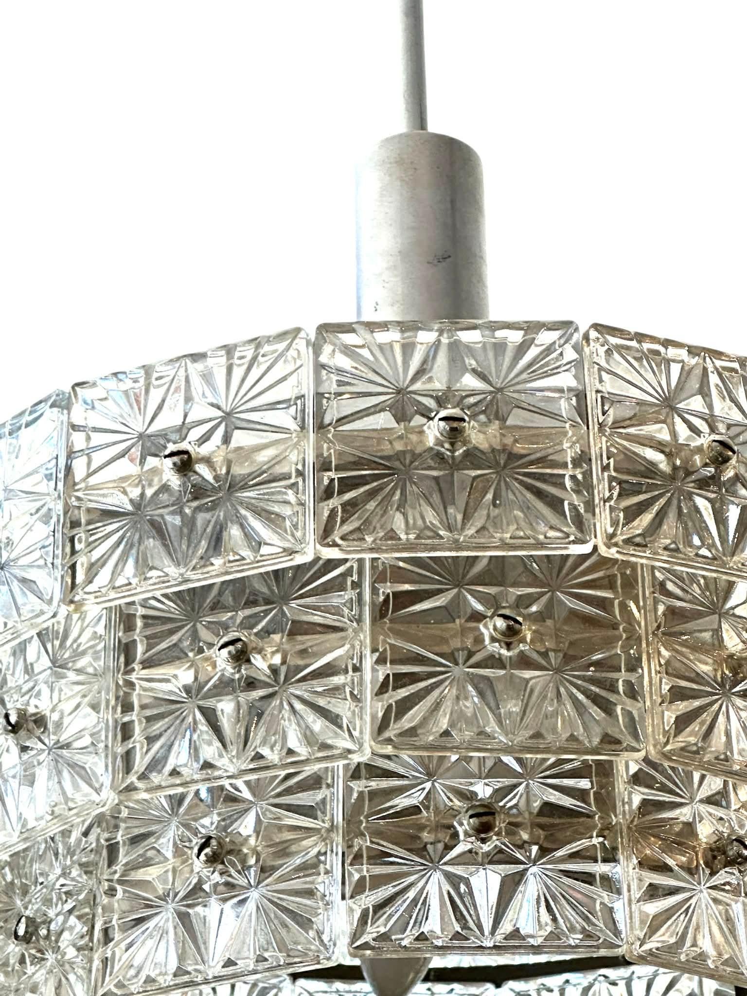 Lampadario in vetro italiano della metà del secolo scorso In condizioni buone in vendita a Los Angeles, CA