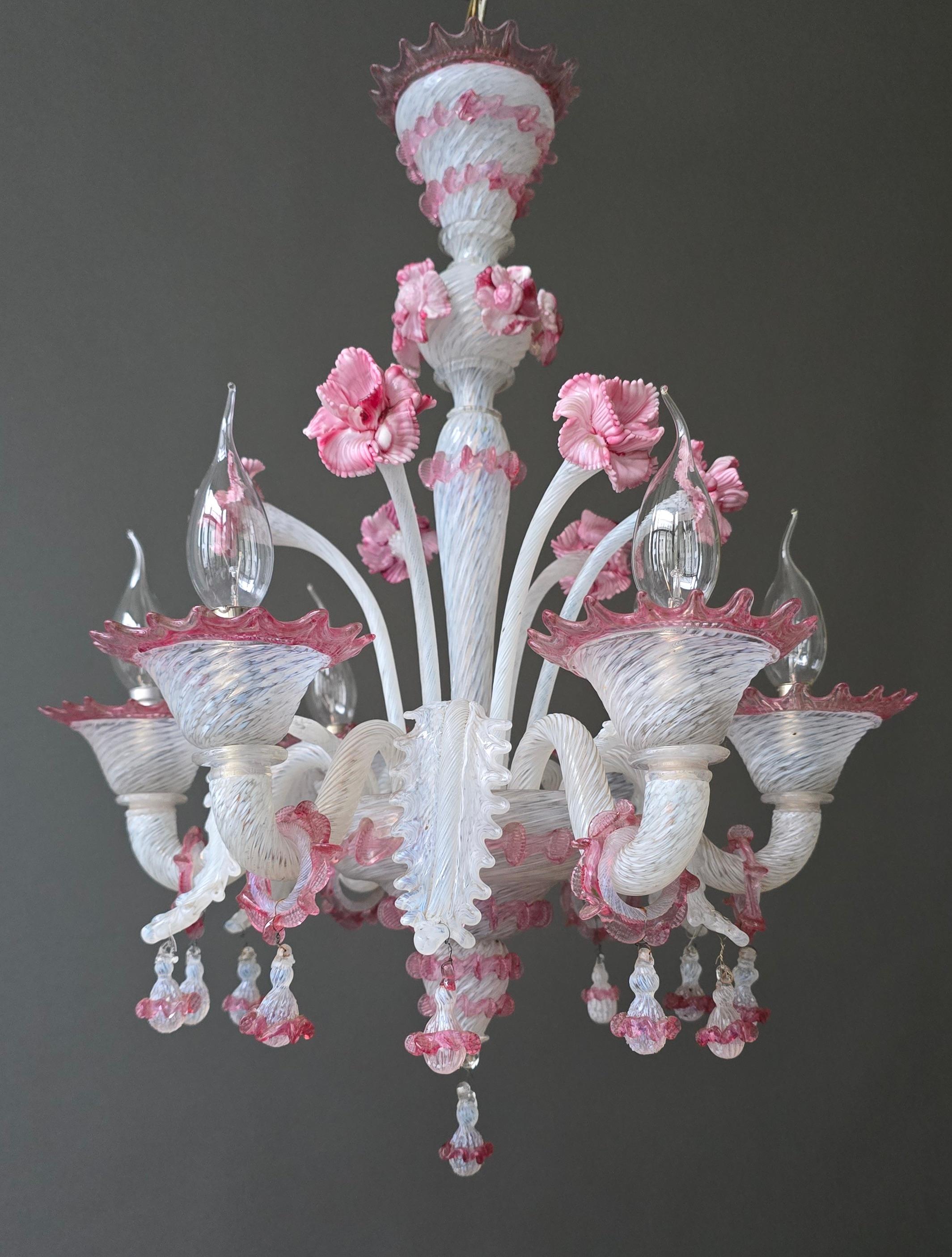Murano-Glas-Kronleuchter aus der Jahrhundertmitte mit rosa Blumen, 6 Lichter im Angebot 3