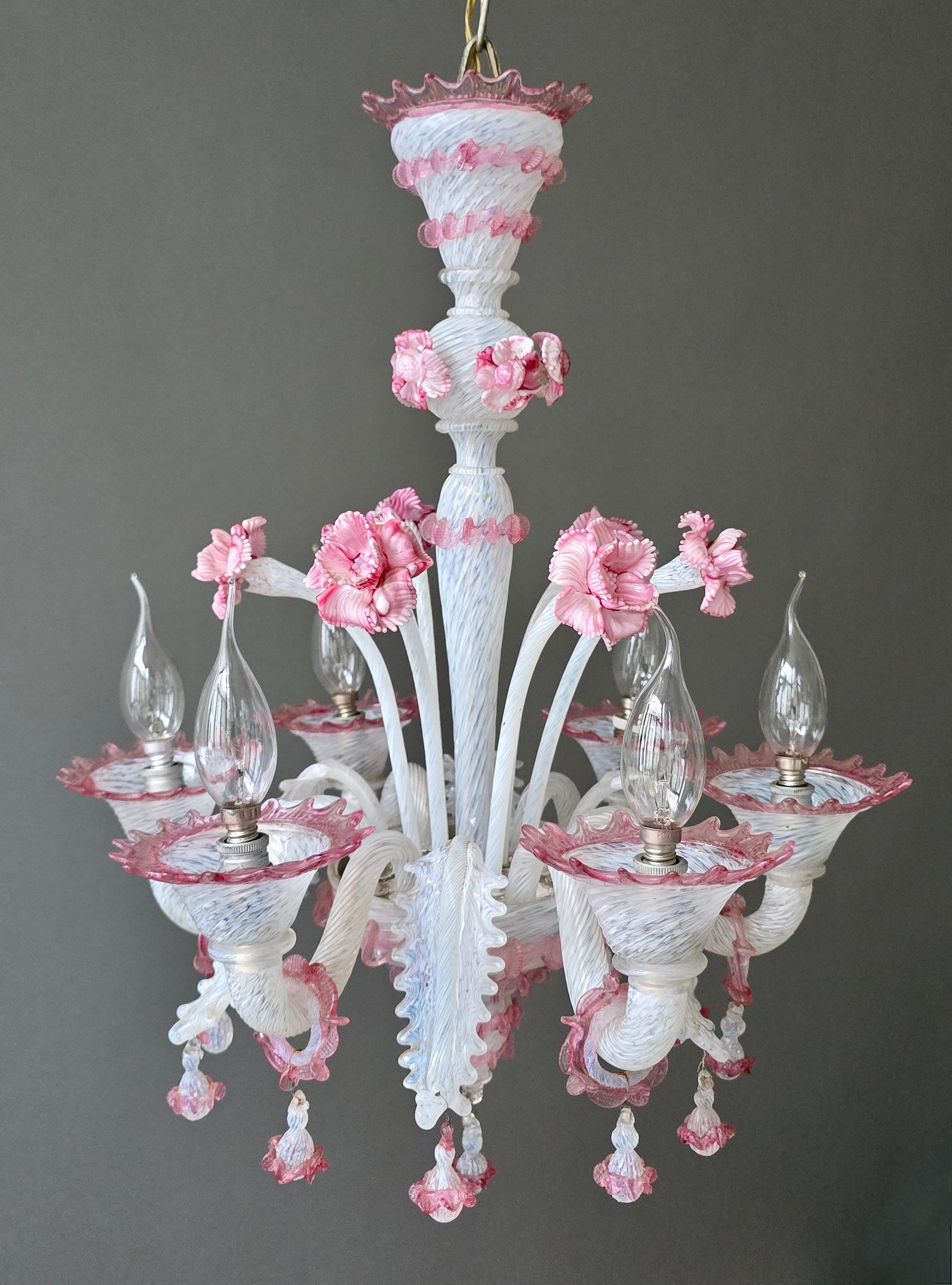 Murano-Glas-Kronleuchter aus der Jahrhundertmitte mit rosa Blumen, 6 Lichter im Angebot 4