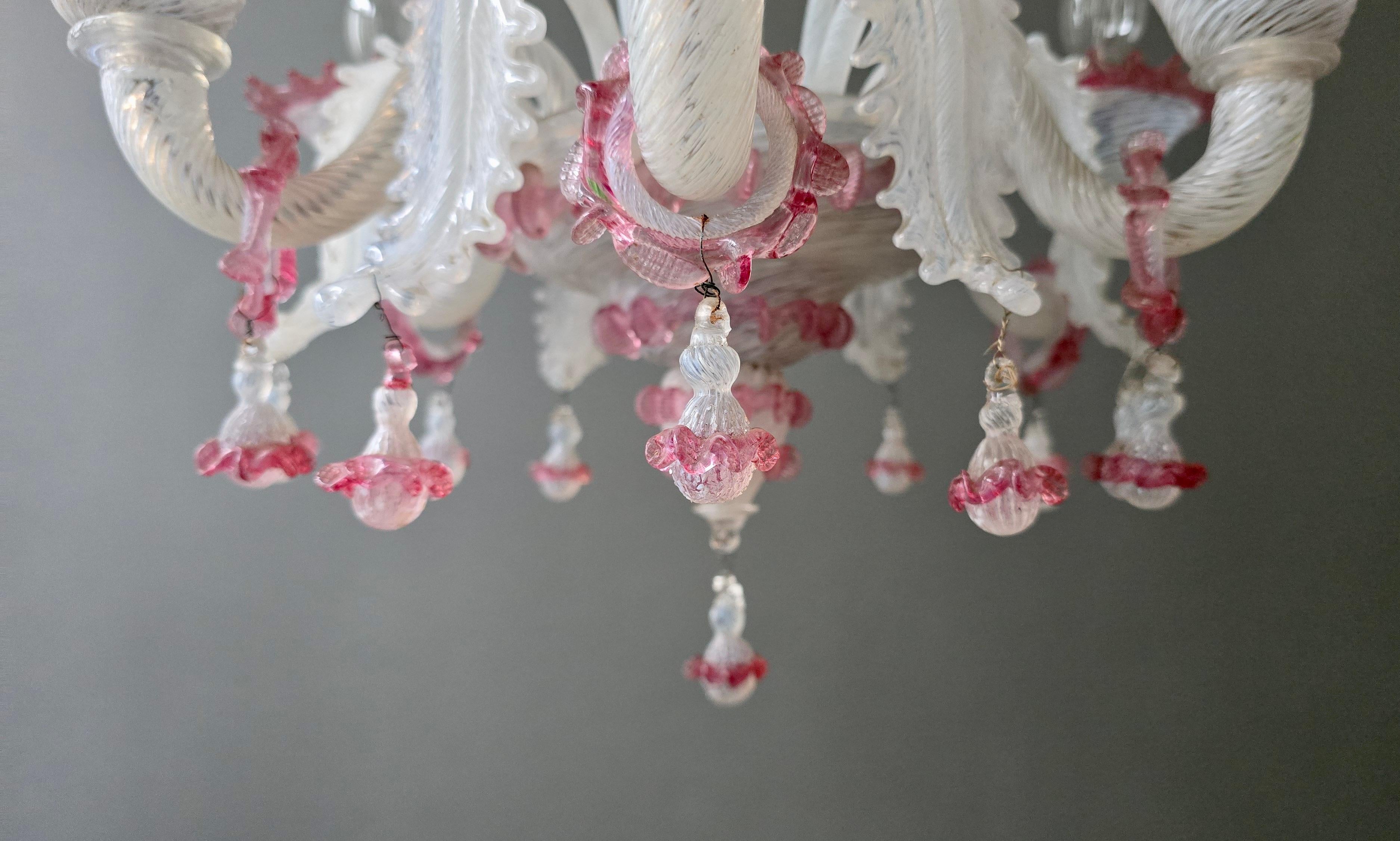 Murano-Glas-Kronleuchter aus der Jahrhundertmitte mit rosa Blumen, 6 Lichter im Angebot 2