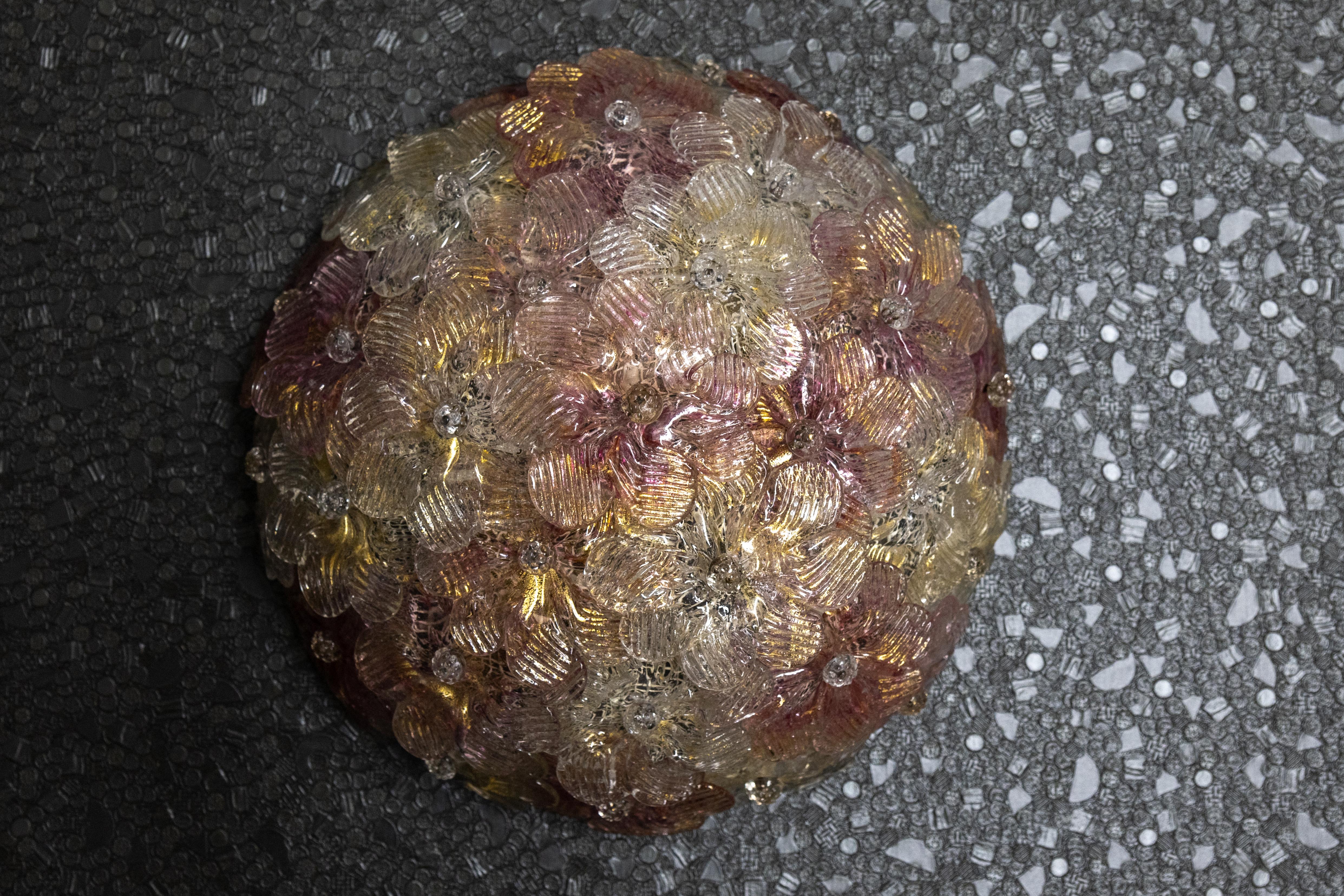 Empotrable o Aplique de Pared Floral de Cristal de Murano de Mediados de Siglo con Incrustaciones Doradas en venta 6