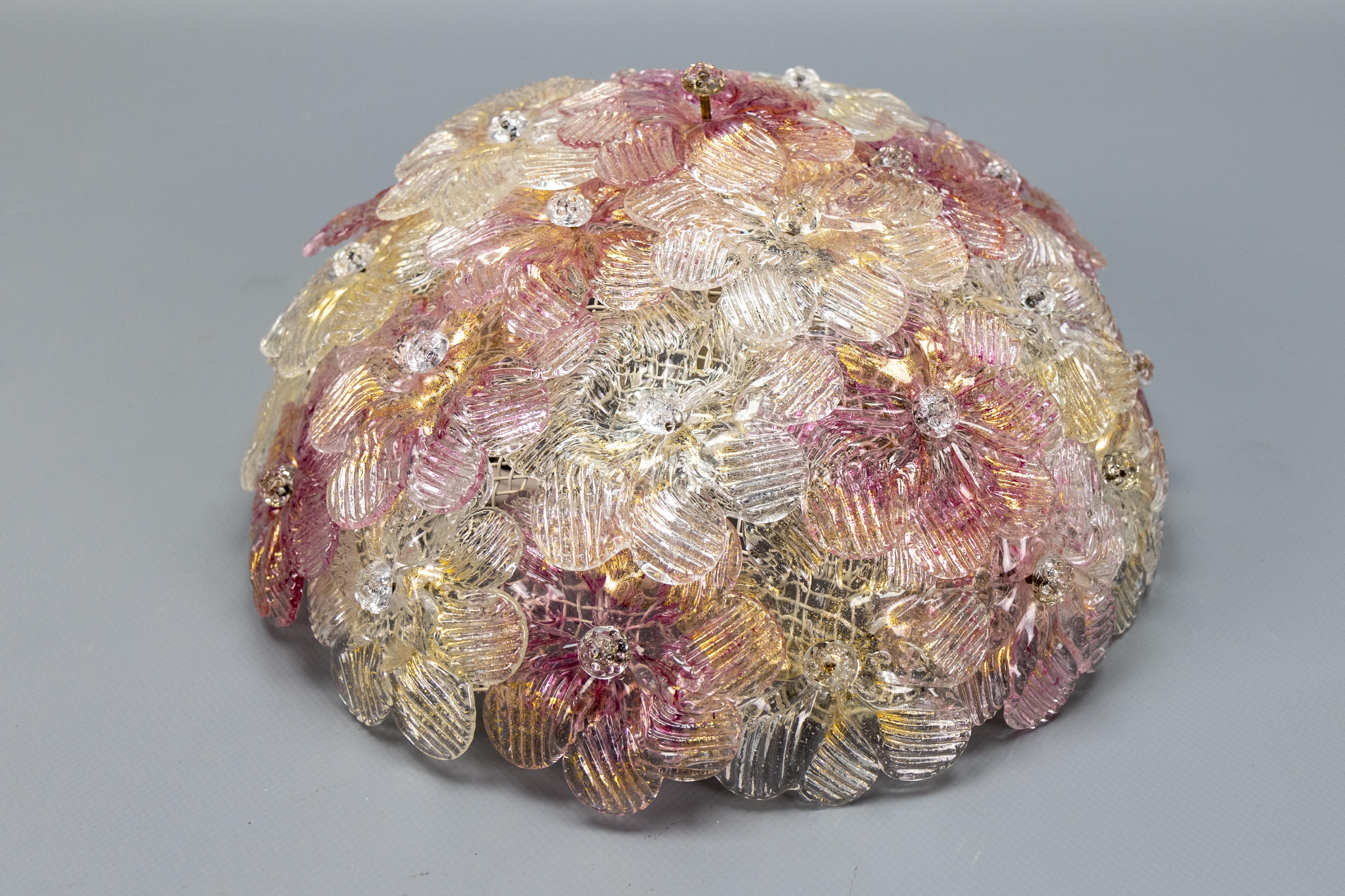 Empotrable o Aplique de Pared Floral de Cristal de Murano de Mediados de Siglo con Incrustaciones Doradas Italiano en venta