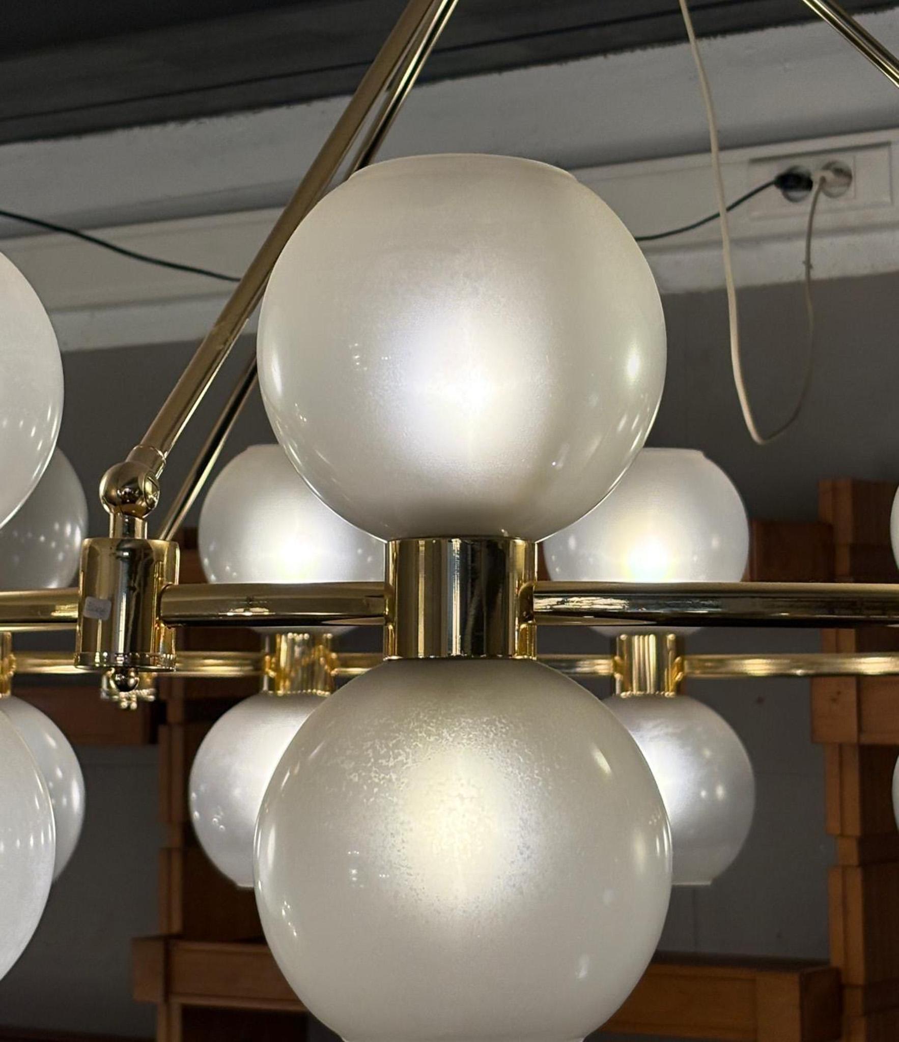 Mid-Century Modern Mid-Century Murano Glass Globe Chandelier, 1960s