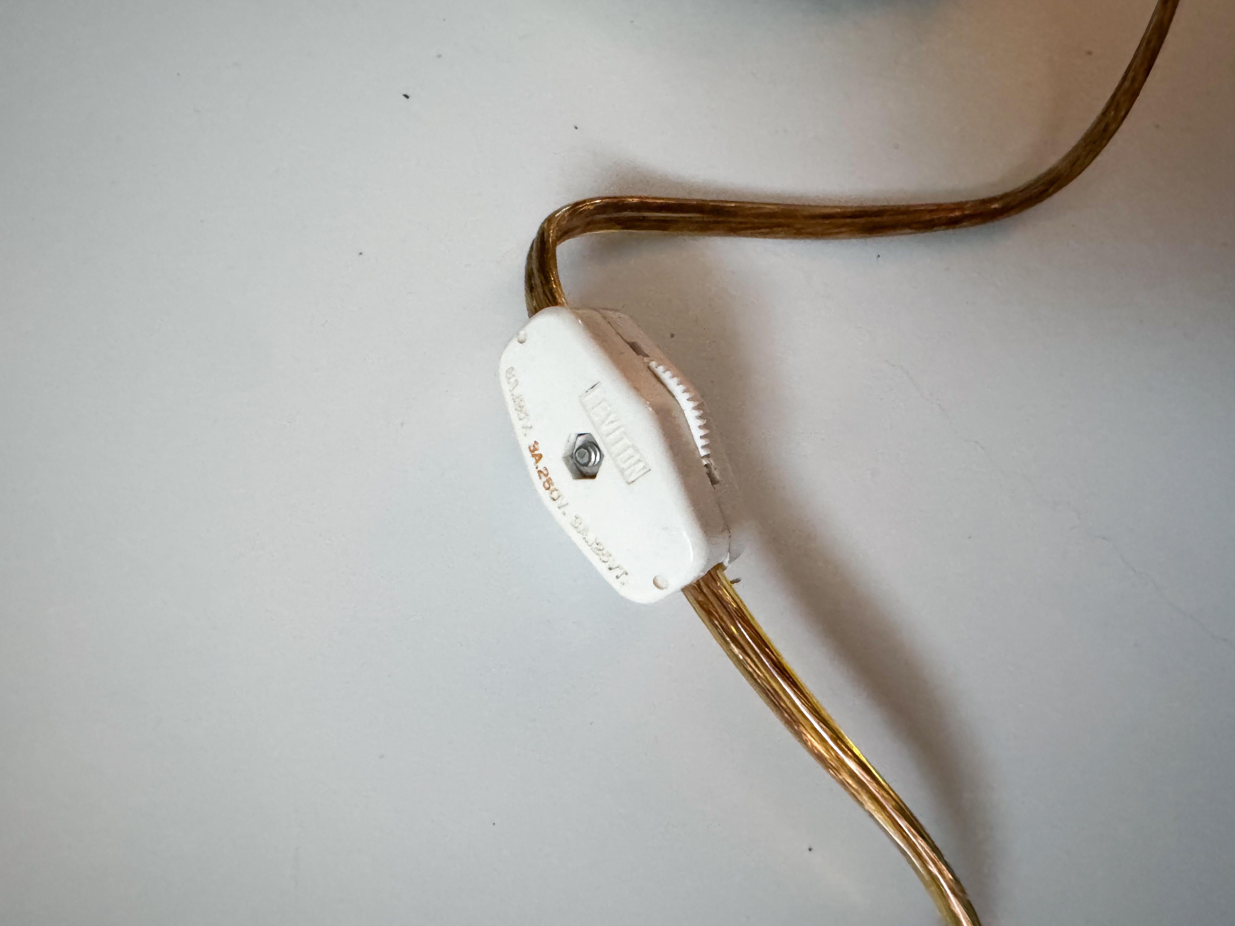 Mid Century Murano Glass Leaf Wall Brass Sconce Plug In, 1970s Italy 6