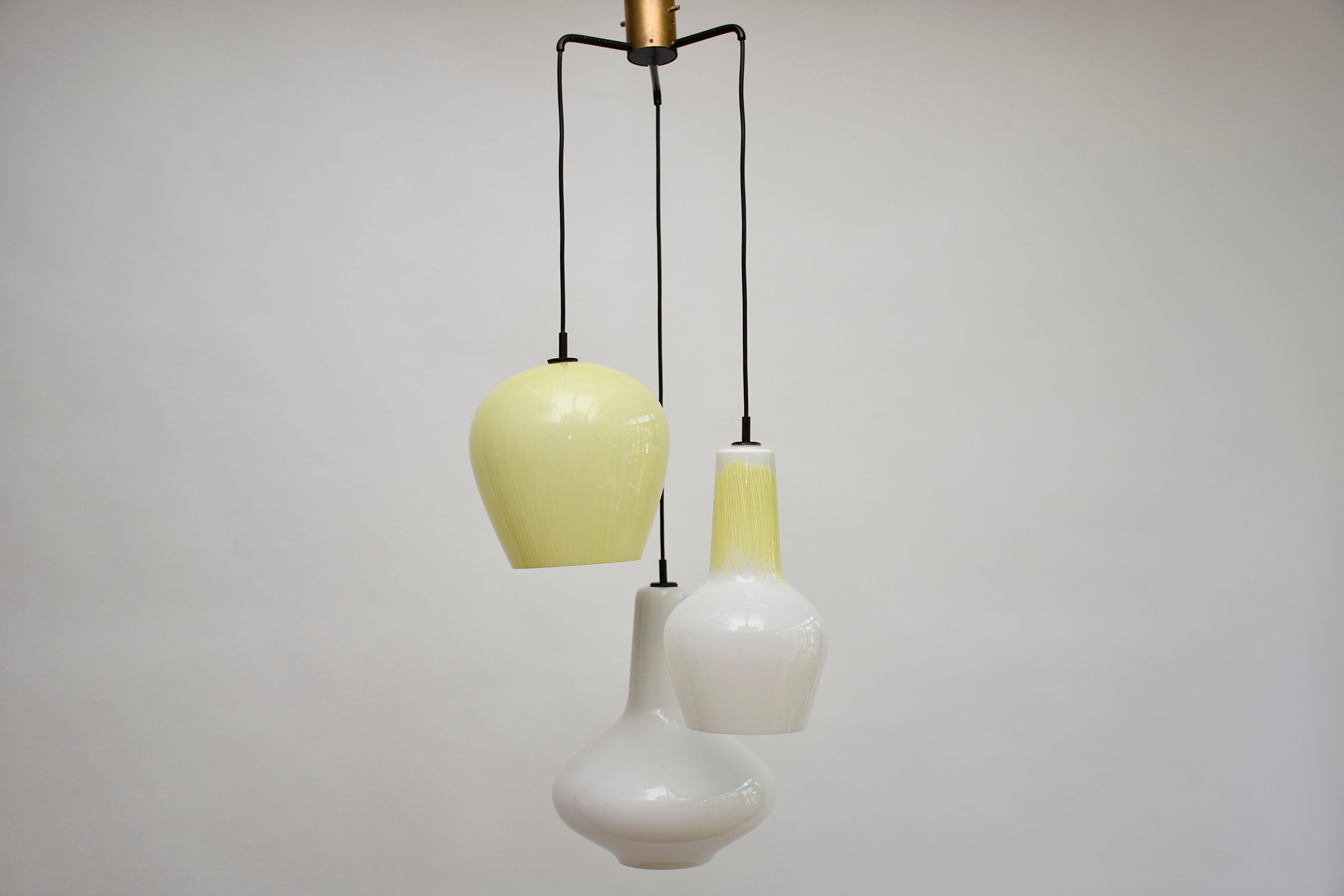 20ième siècle Lampe suspendue en verre de Murano du milieu du siècle dernier par Massimo Vignelli en vente