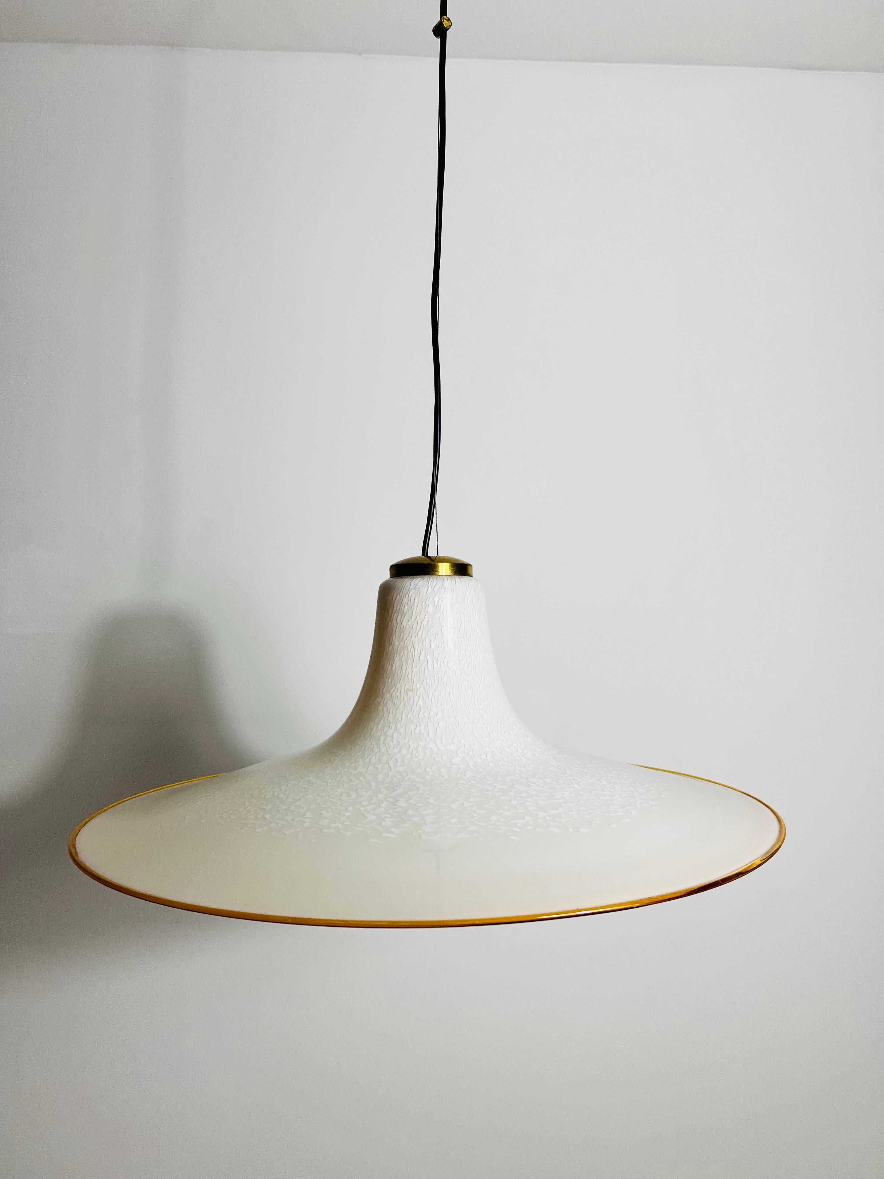 Lampada a sospensione in vetro di Murano di metà secolo, anni '60, Italia In condizioni buone in vendita a Hagenbach, DE