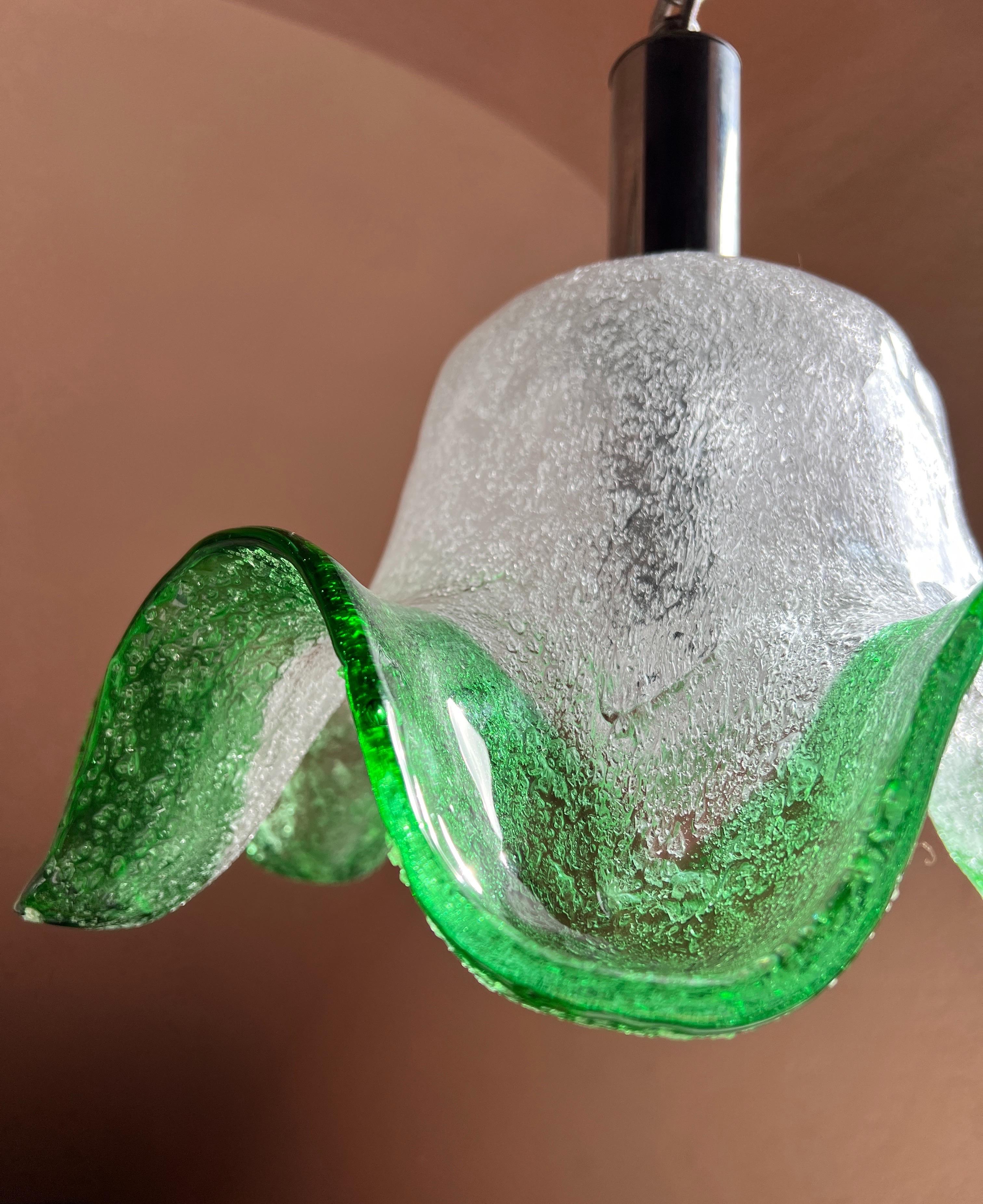 Mid-Century moderno Lampada a sospensione in vetro di Murano del metà del secolo scorso di Carlo Nason per Mazzega Italia anni '70 in vendita