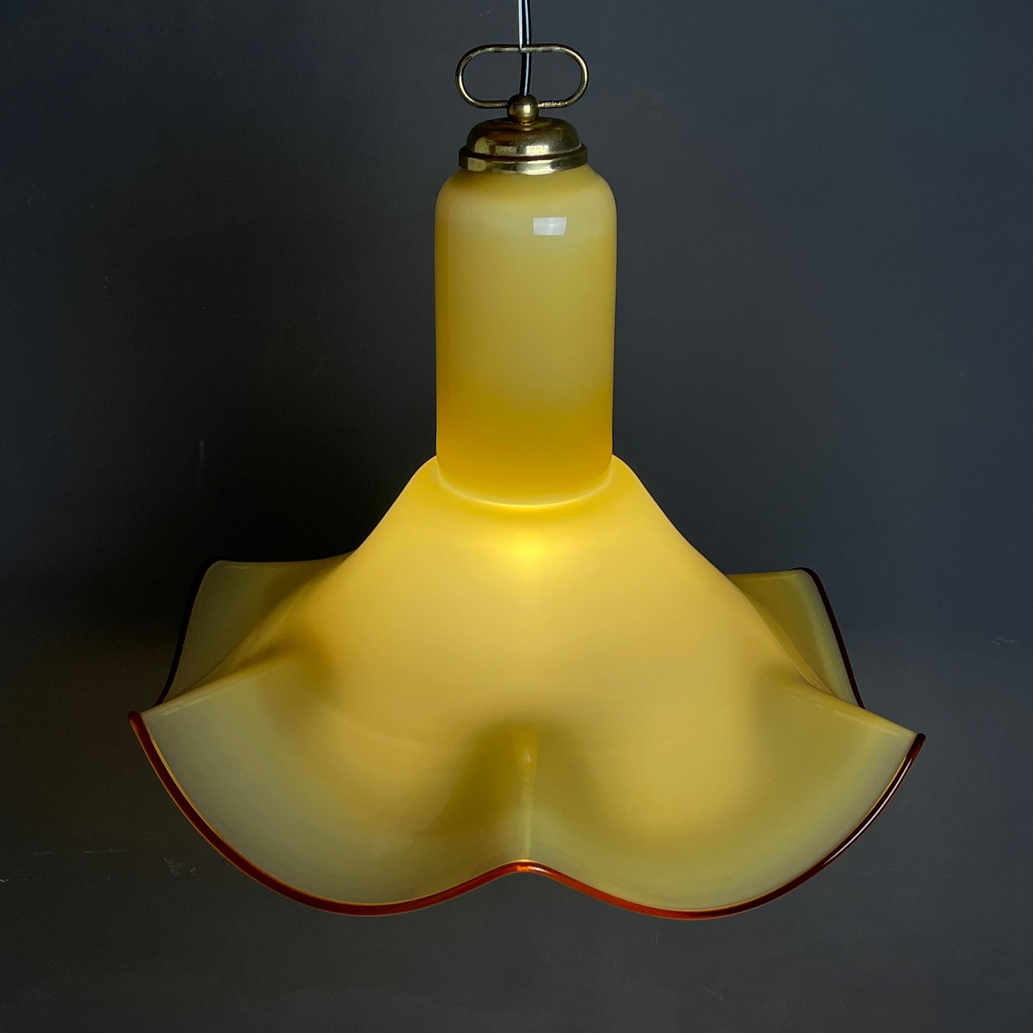 Mid-Century Modern Lampe à suspension en verre de Murano mi-siècle, Italie, années 1970  en vente