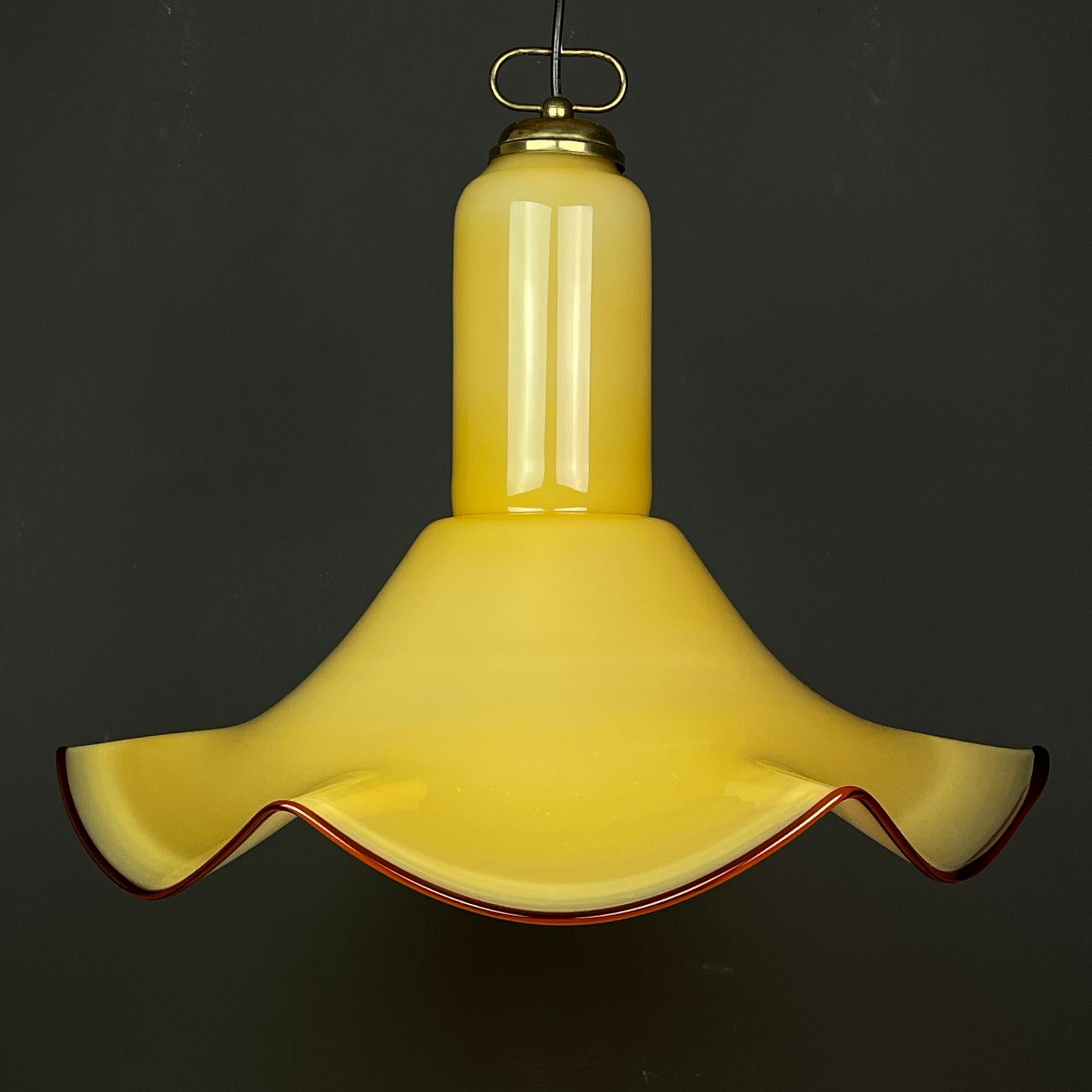 20ième siècle Lampe à suspension en verre de Murano mi-siècle, Italie, années 1970  en vente