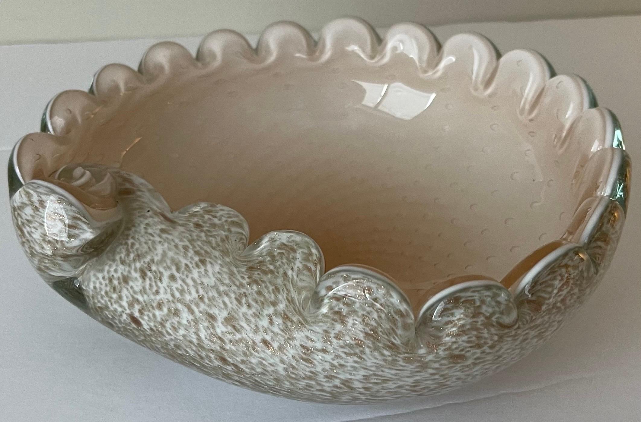 Mid-century Murano Glass Pink Shell Ashtray or Bowl In Good Condition For Sale In Stamford, CT