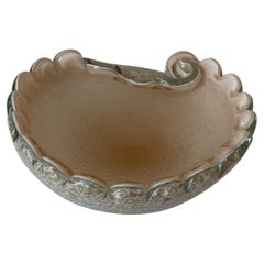 Cendrier ou bol en verre de Murano du milieu du siècle, à coquille rose