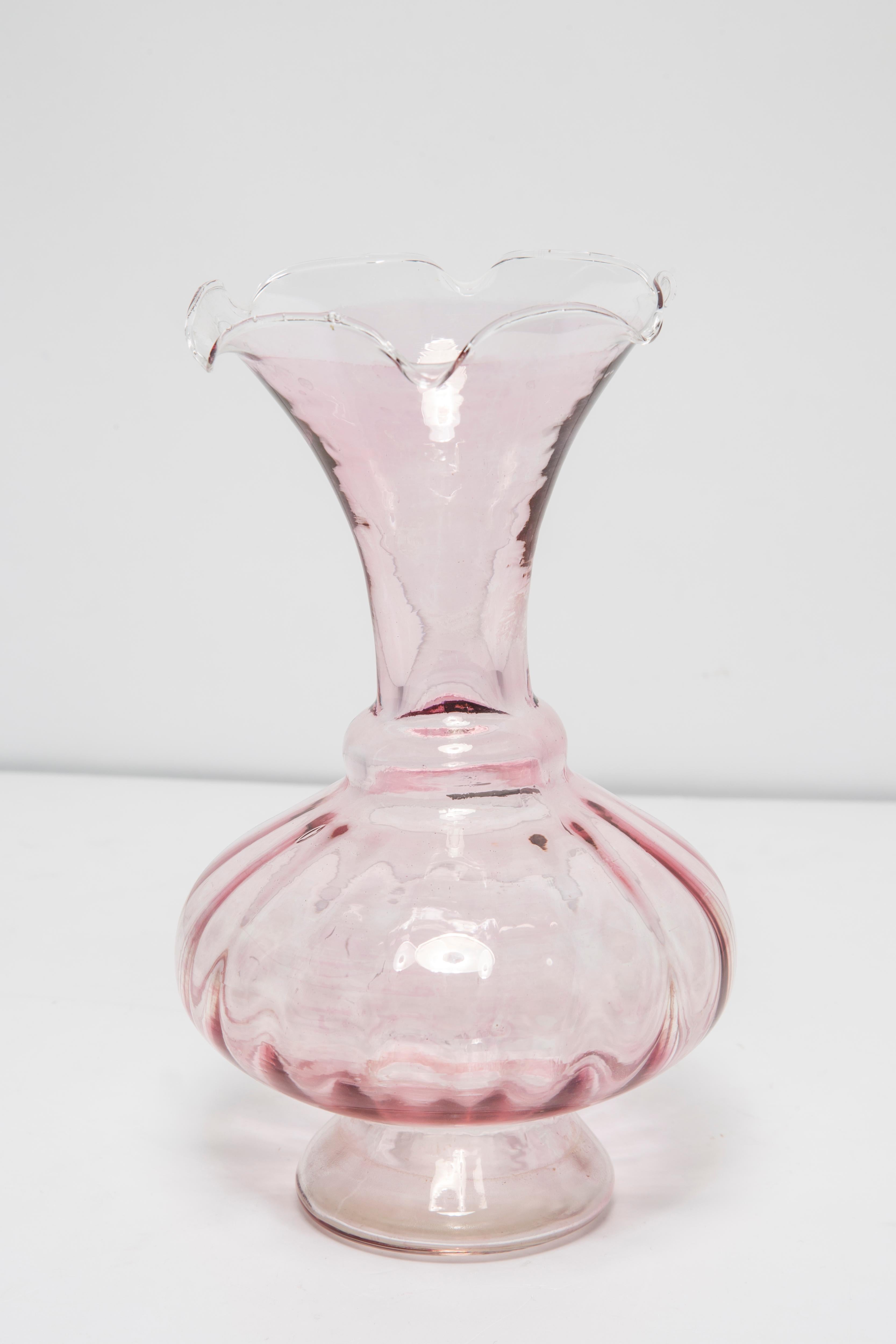 Rosafarbene kleine Vase aus Murano-Glas mit Rüsche, Italien, Europa, 1960er Jahre (20. Jahrhundert) im Angebot