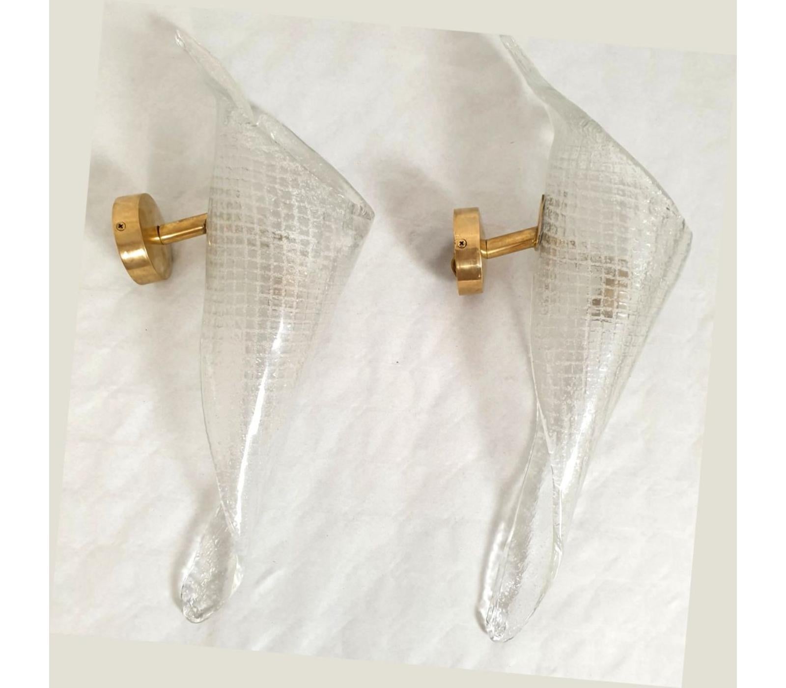 Mid Century Murano glass sconces - a pair In Excellent Condition For Sale In Dallas, TX