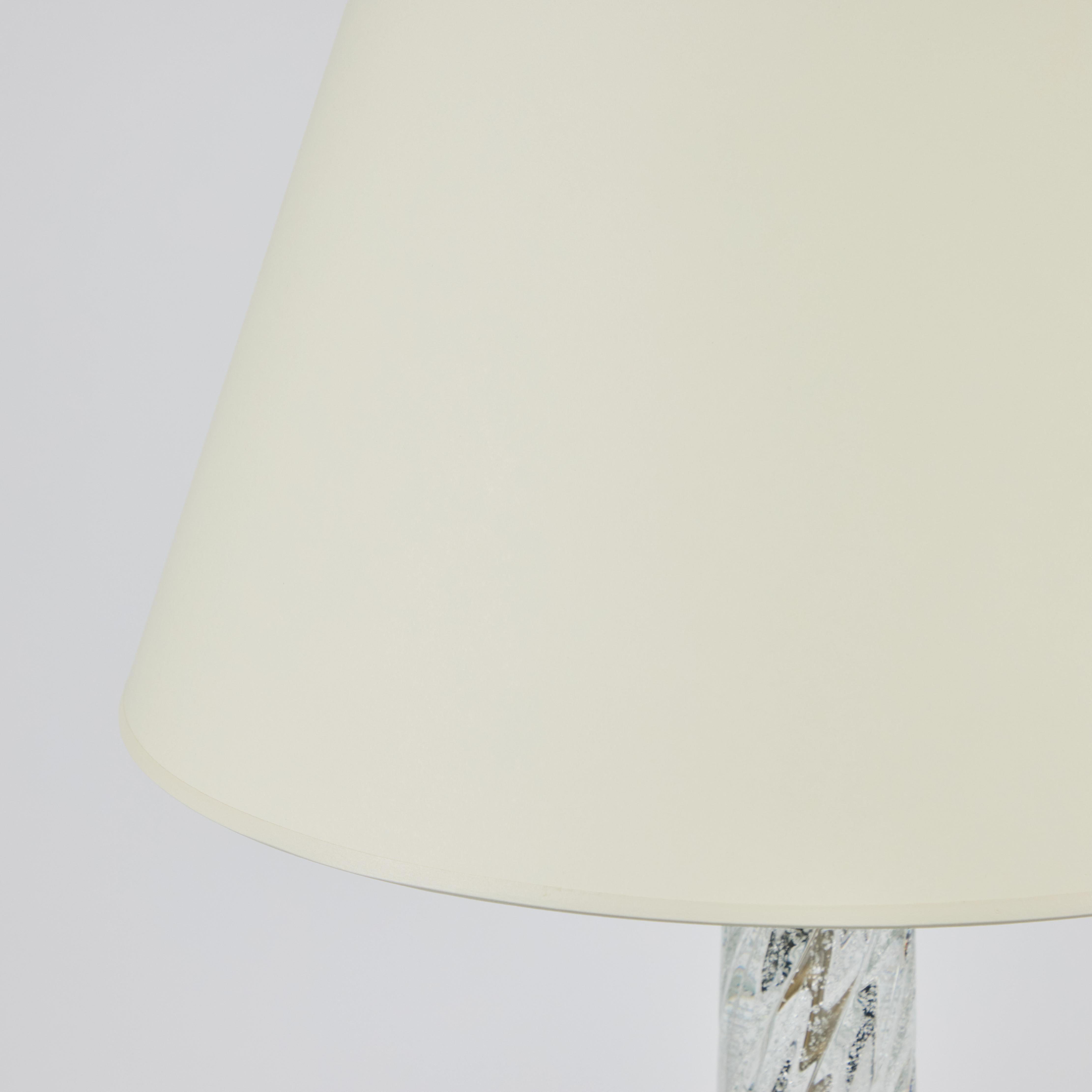 Lámpara de mesa de cristal de Murano de mediados de siglo Hecho a mano en venta