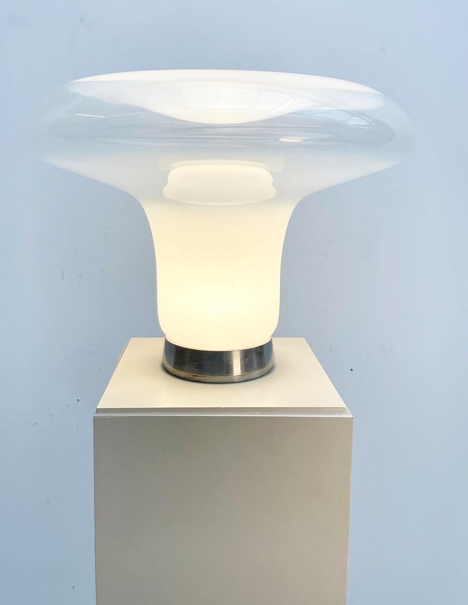 Murano-Glastischlampe aus der Mitte des Jahrhunderts, Modell ''Lesbo'' von Angelo Mangiarotti im Zustand „Gut“ im Angebot in Brussels, BE