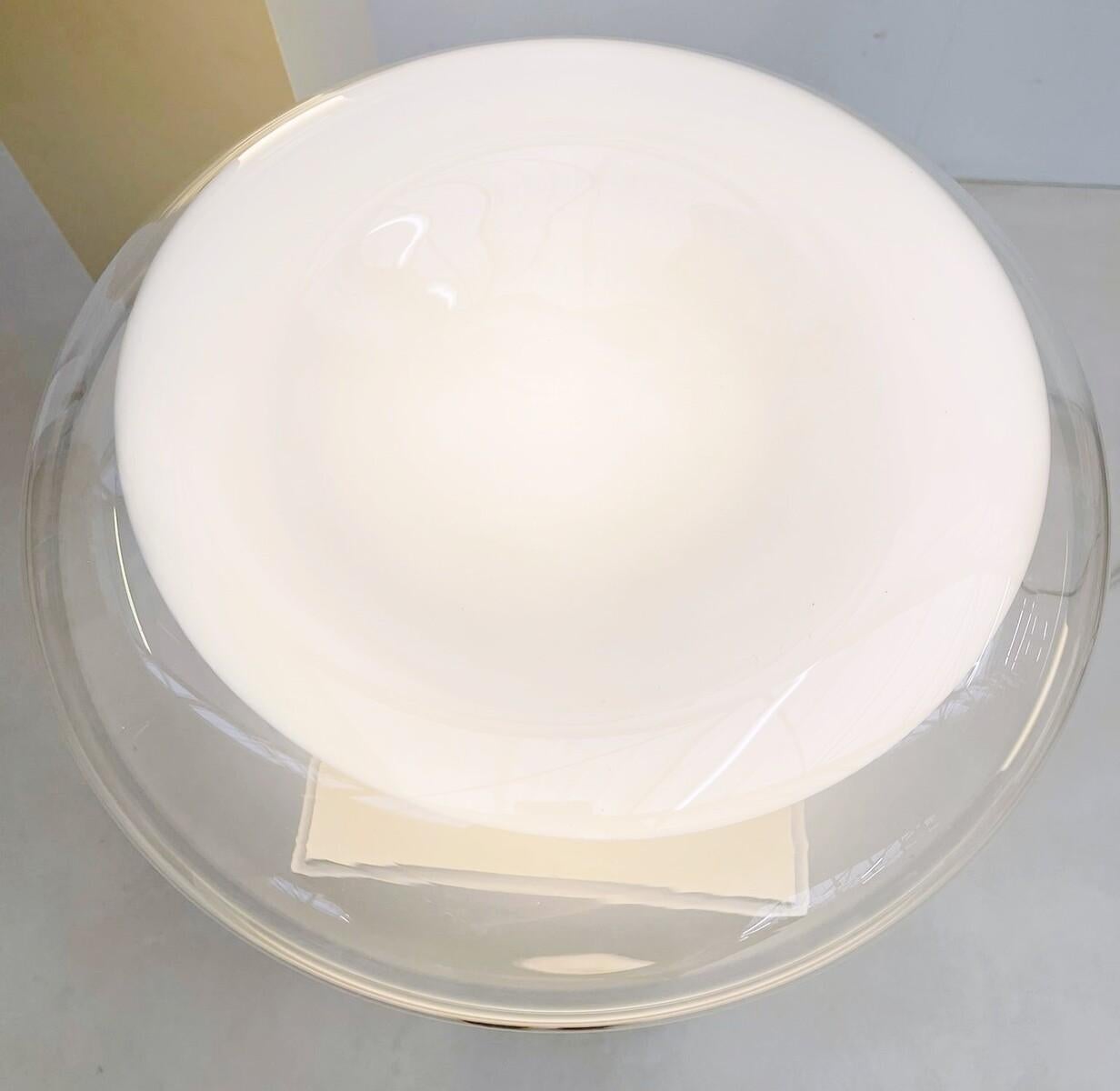 Murano-Glastischlampe aus der Mitte des Jahrhunderts, Modell ''Lesbo'' von Angelo Mangiarotti (Mitte des 20. Jahrhunderts) im Angebot