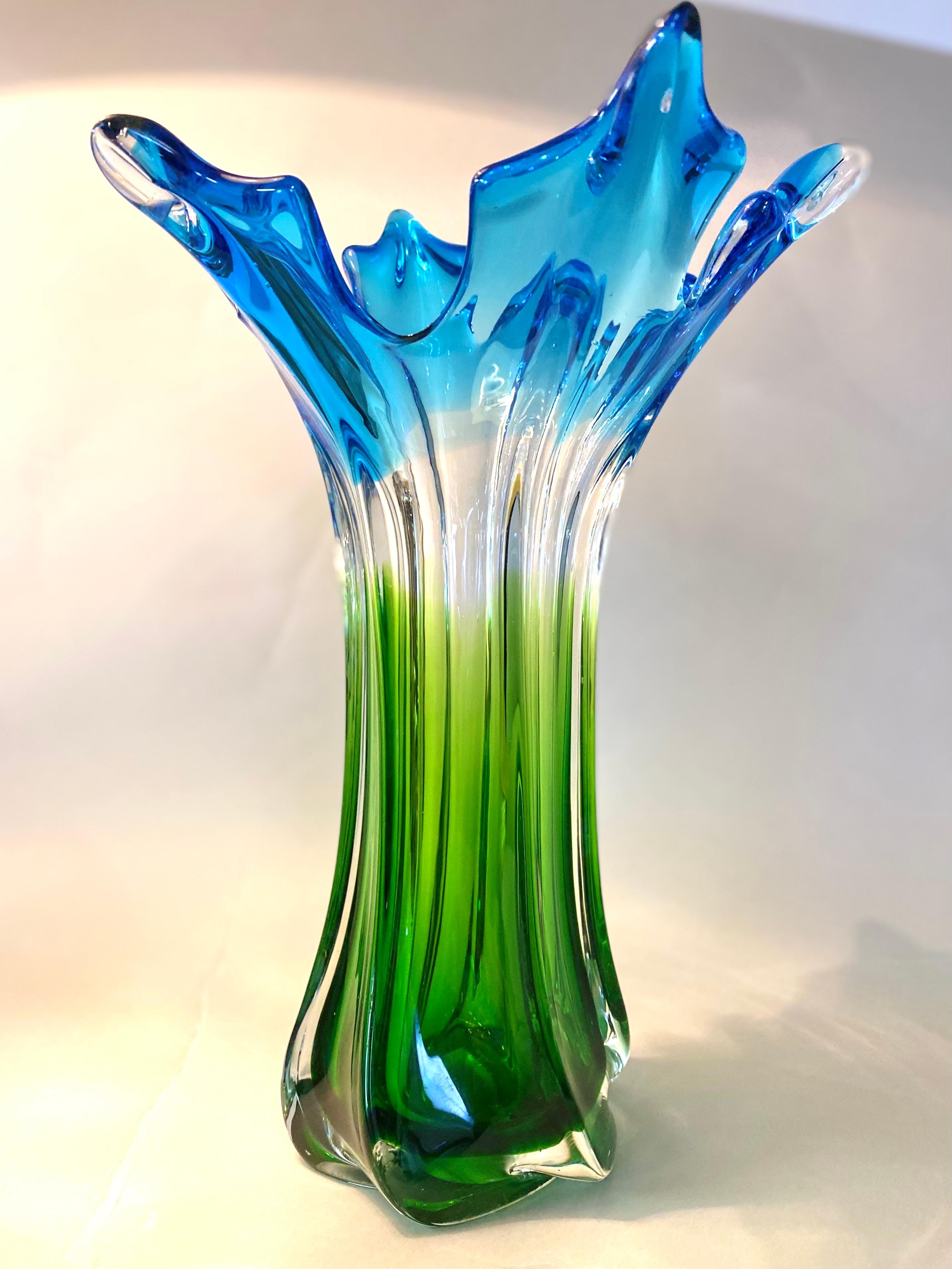 Mid Century Murano Glass Vase, Italy, circa 1960/70 2