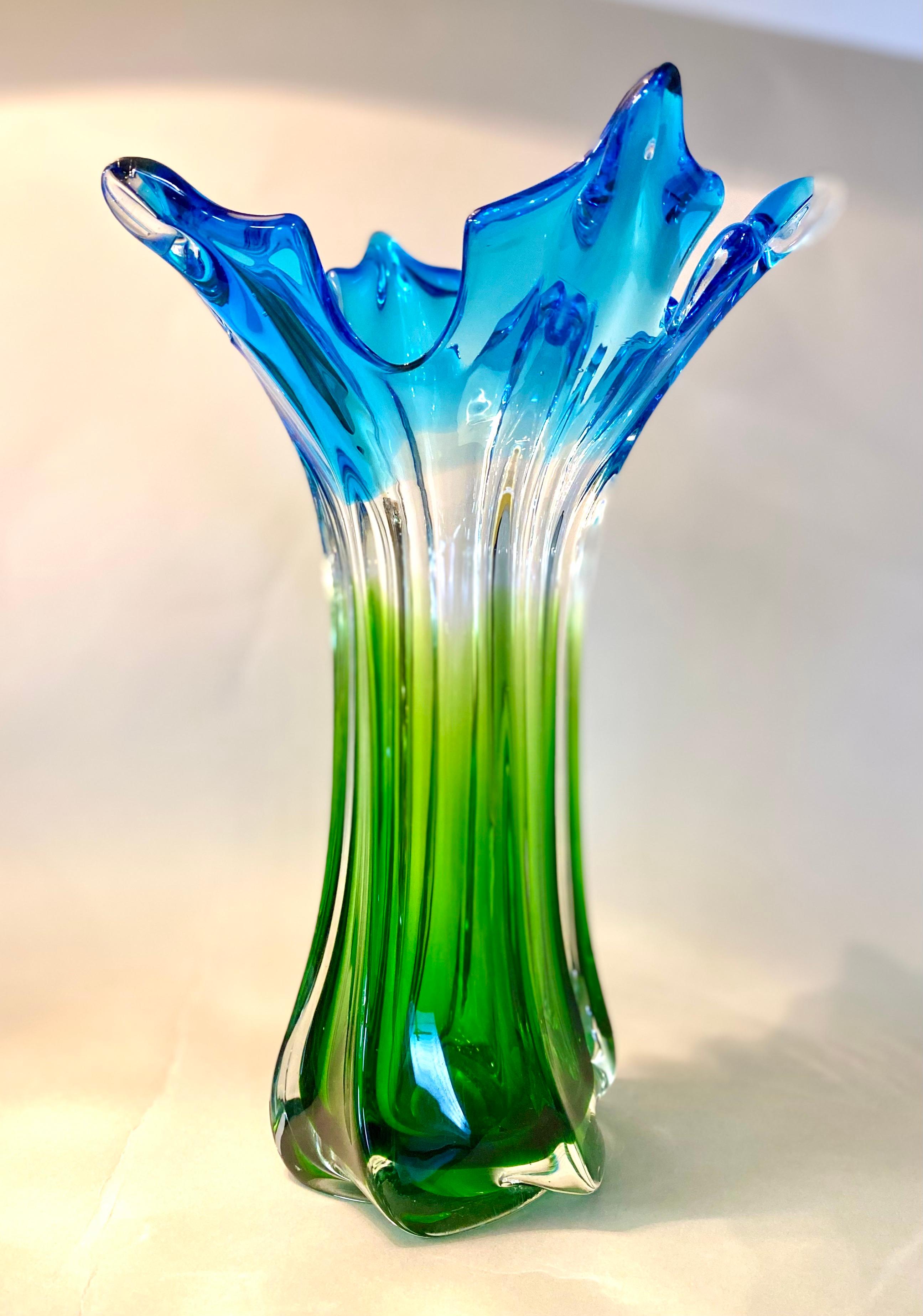Mid Century Murano Glass Vase, Italy, circa 1960/70 3