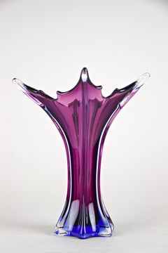 Vase en verre de Murano du milieu du siècle:: Italie:: vers 1960/70